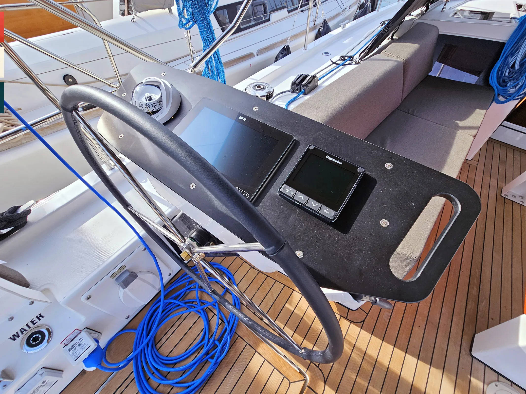 Dufour 41 Kaya (A/C & gen) — fotografia jachty 64