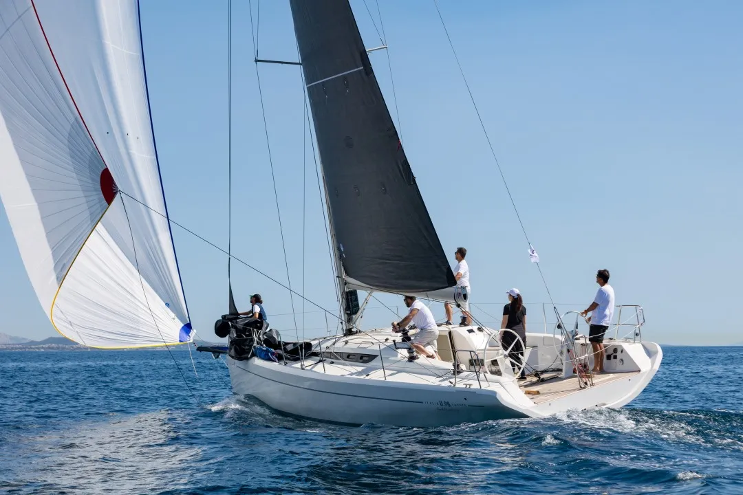 Italia Yachts 11.98 Susano'o — yacht photo 9