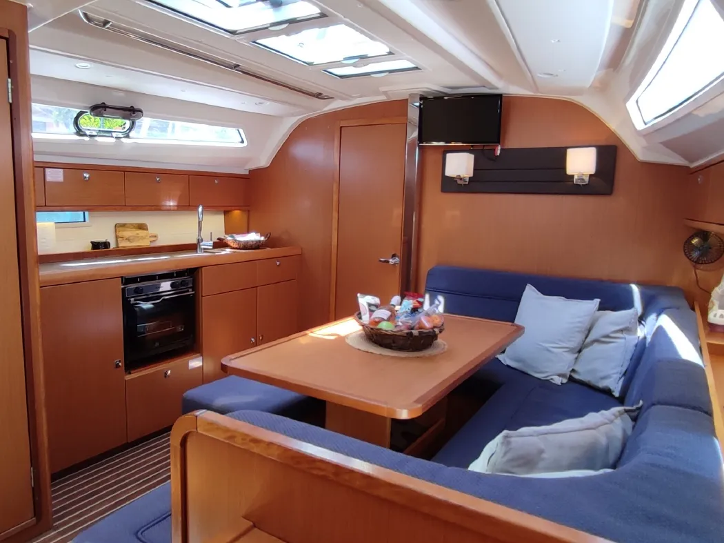 Bavaria 41 Cruiser SAKE — фотография яхты 5