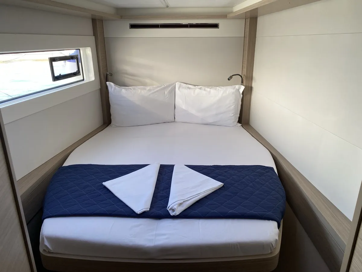Lagoon 46 Hercules (GND) — yacht photo 2
