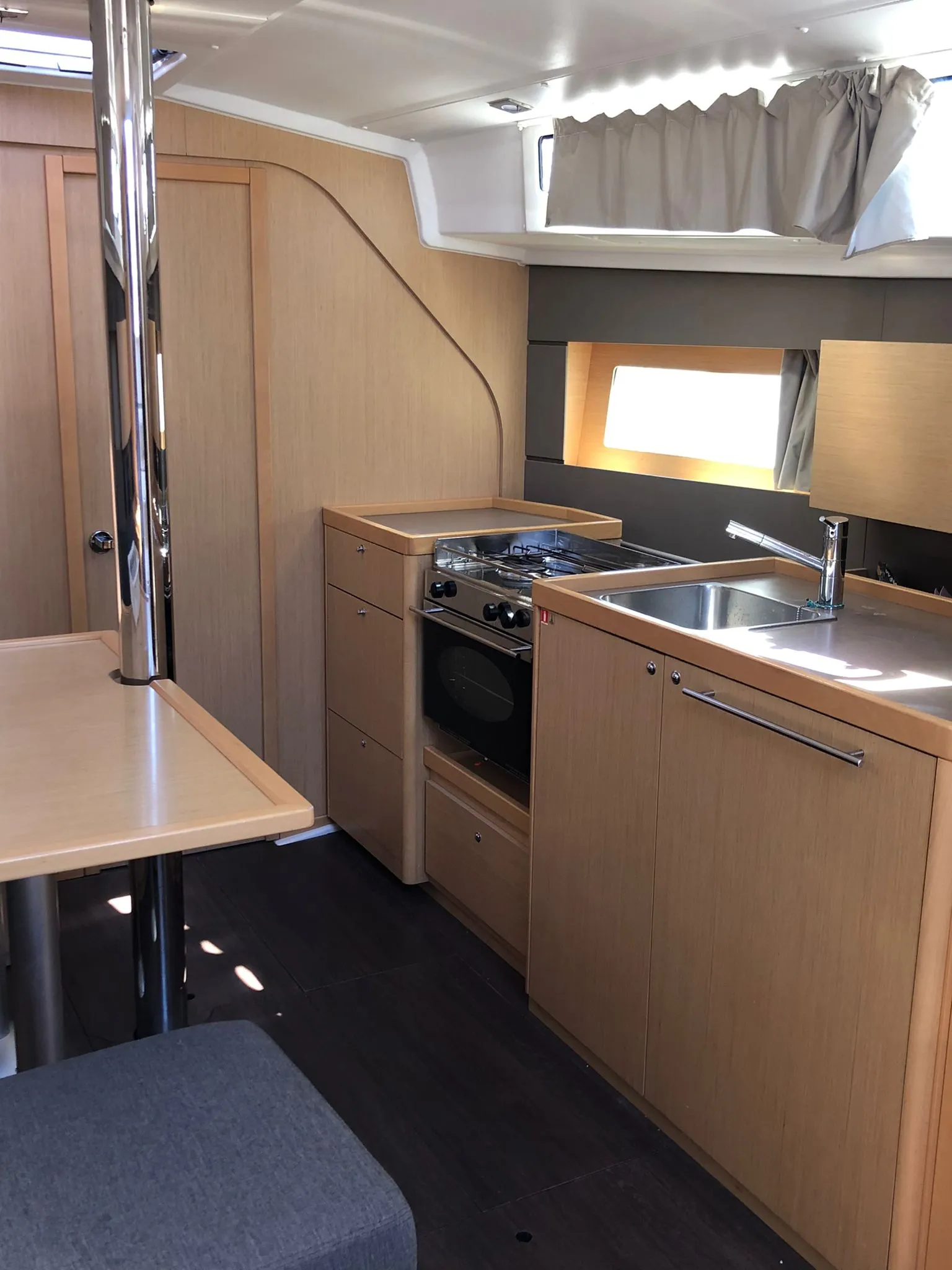 Oceanis 38 Amaral — foto dello yacht n. 6