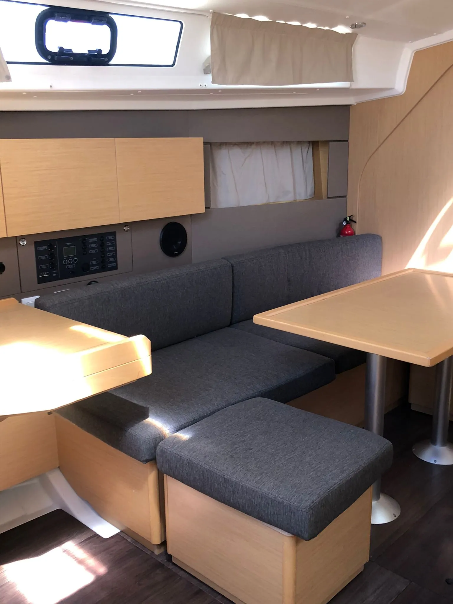 Oceanis 38 Amaral — foto dello yacht n. 12