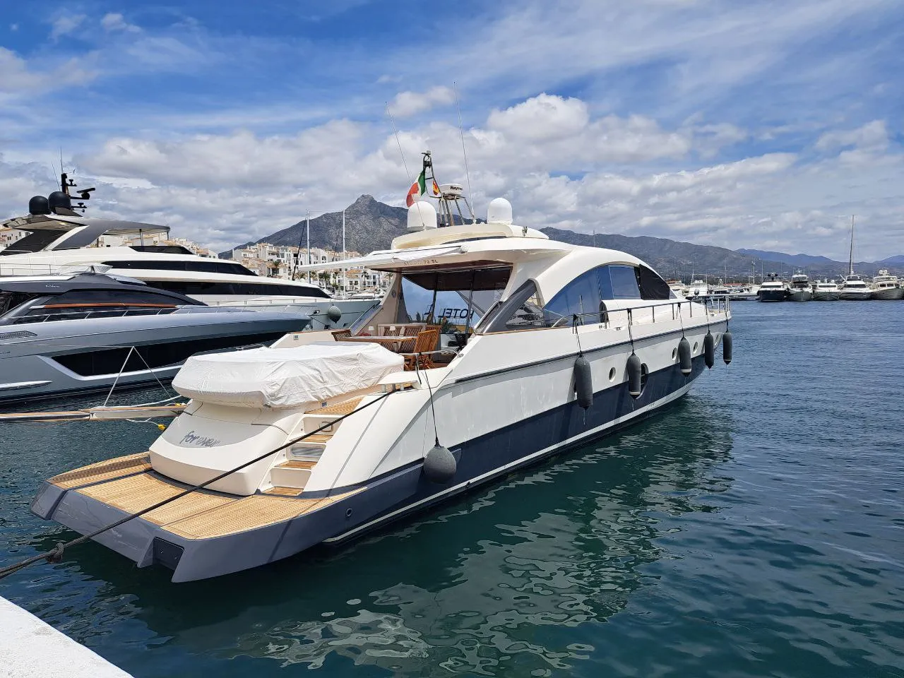 Aicon 72 — yacht photo 9