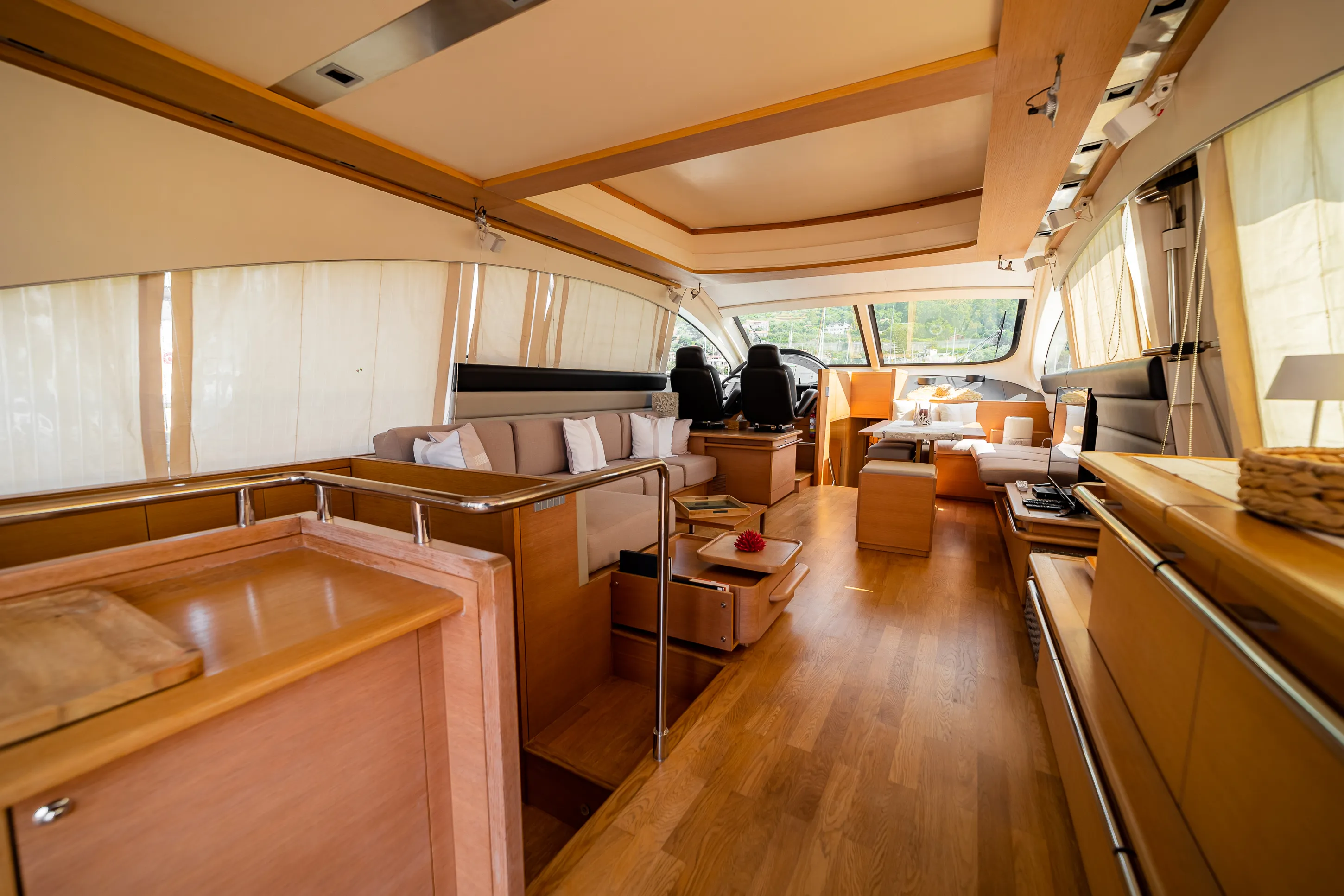 Aicon 72 — yacht photo 7