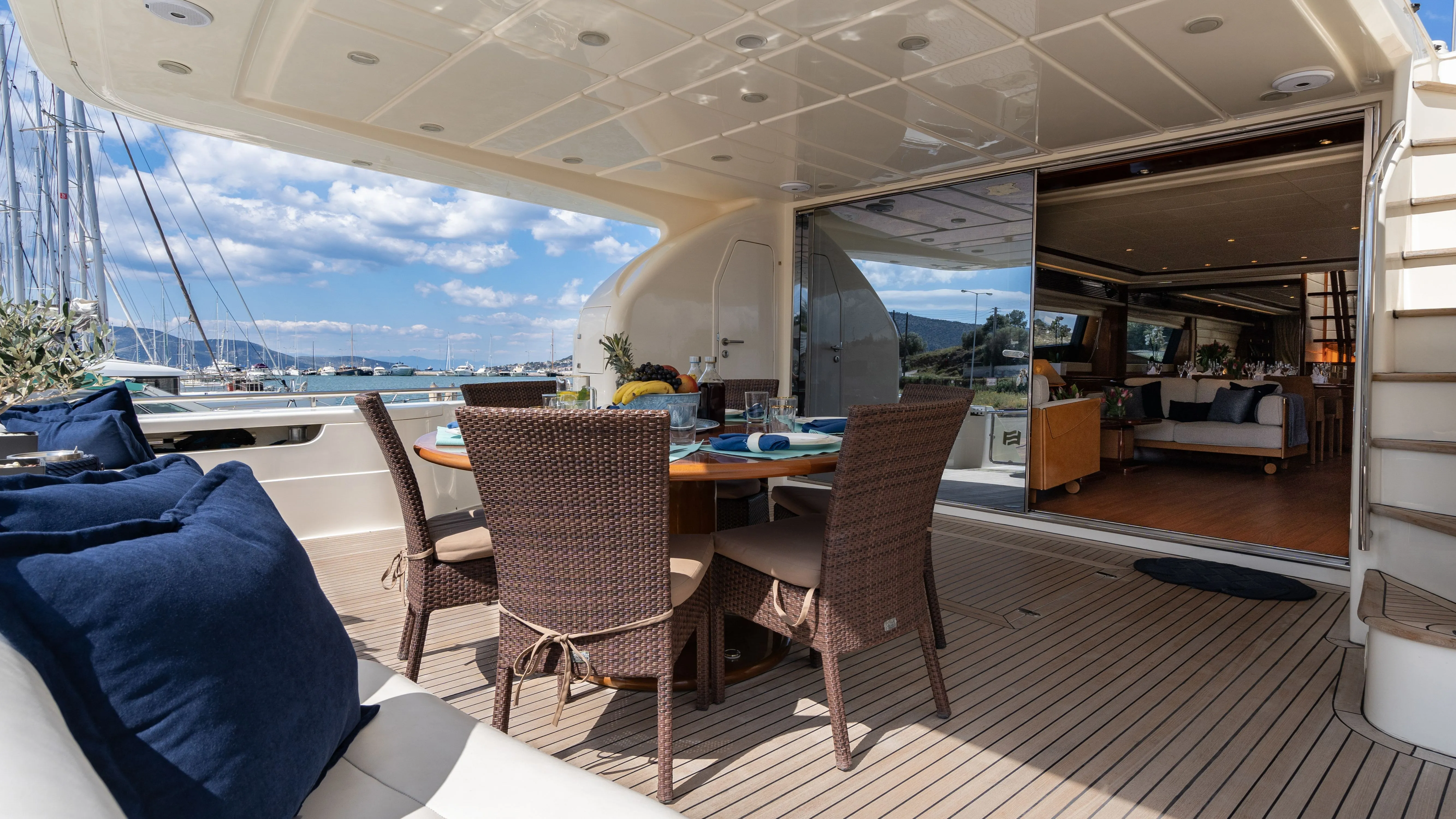 Ferretti 880 ESTIA YI — yacht photo 12