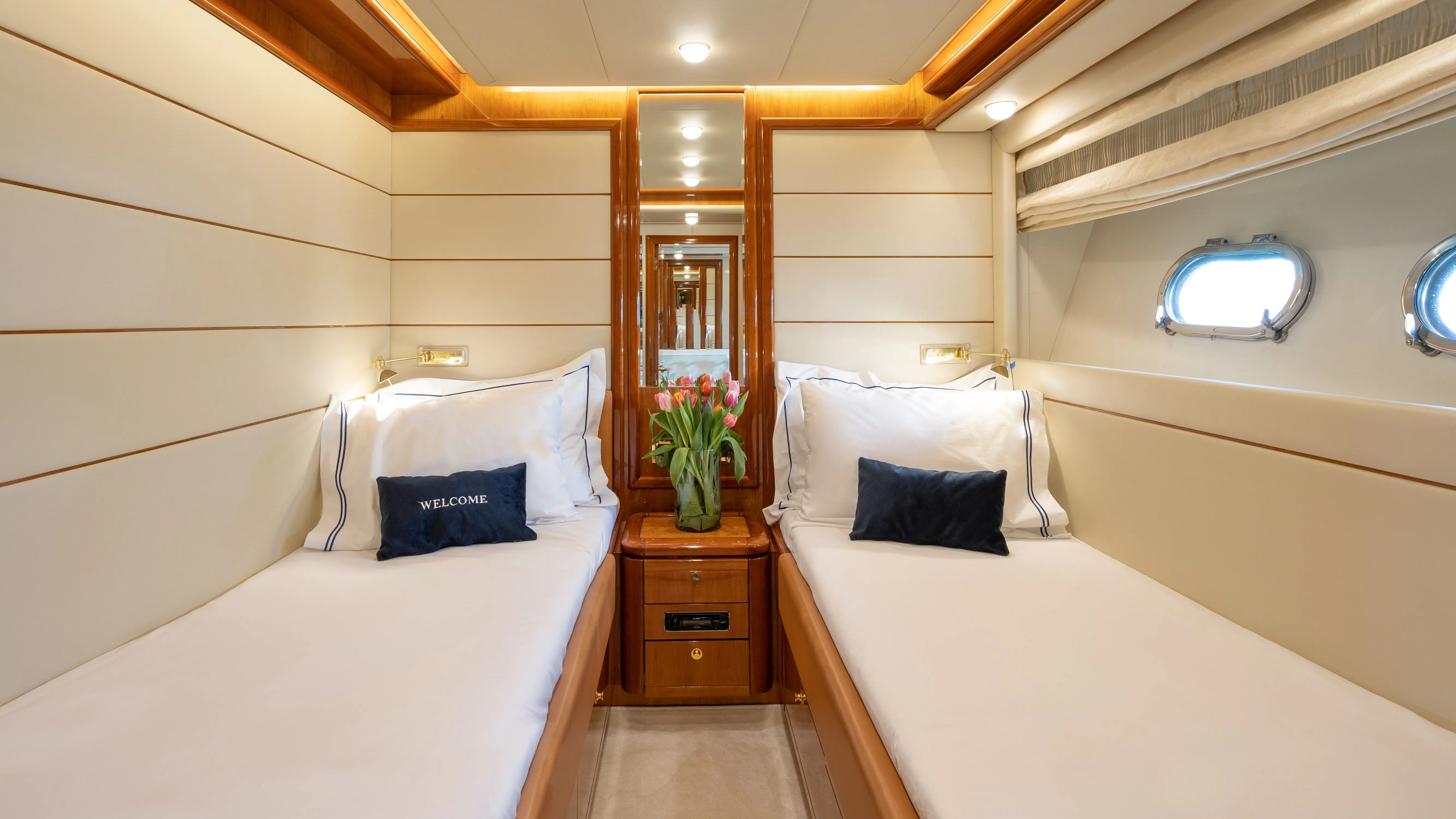 Ferretti 880 ESTIA YI — yacht photo 10