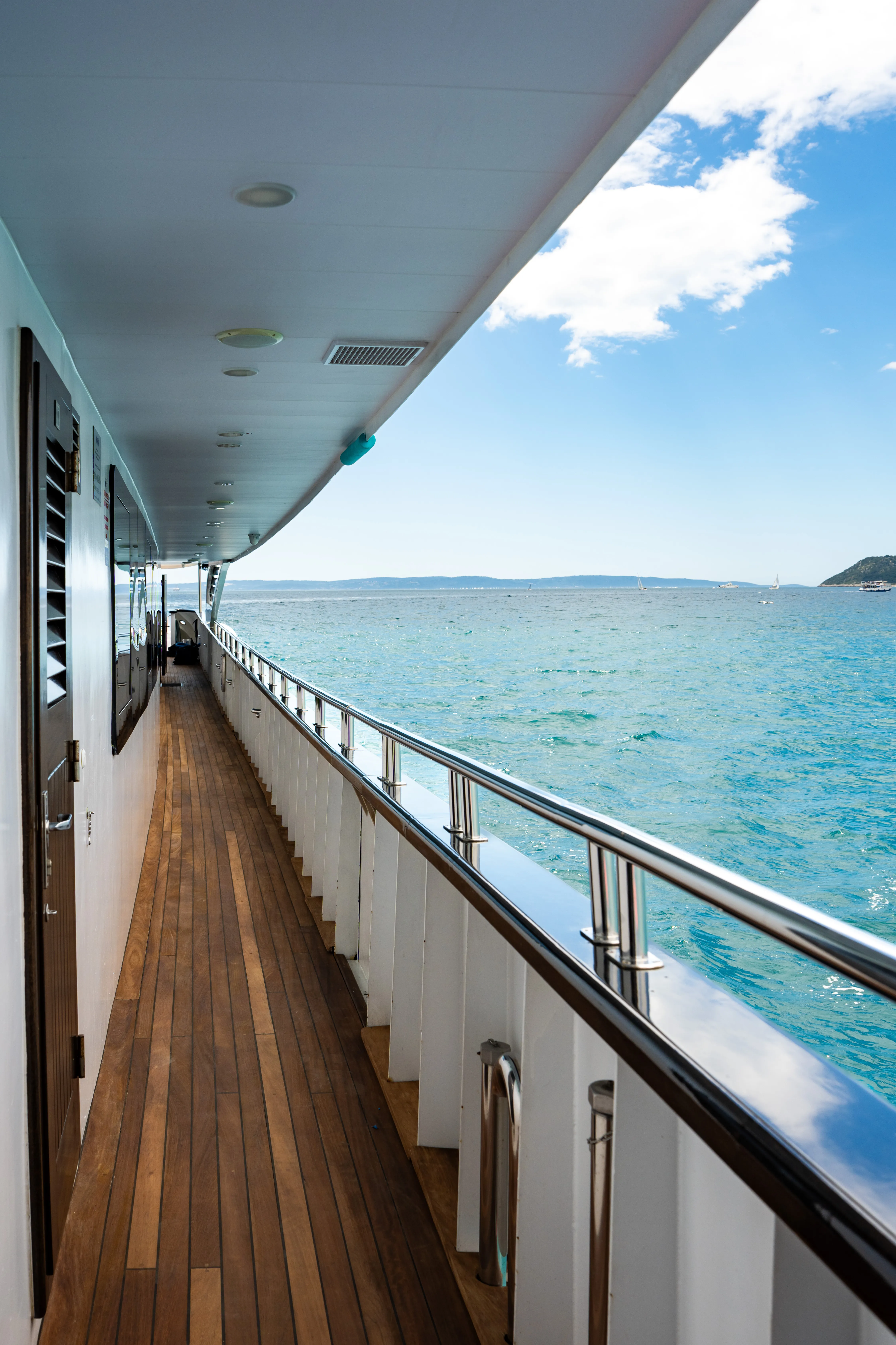 Luxury Motor Yacht Antaris — yacht photo 59