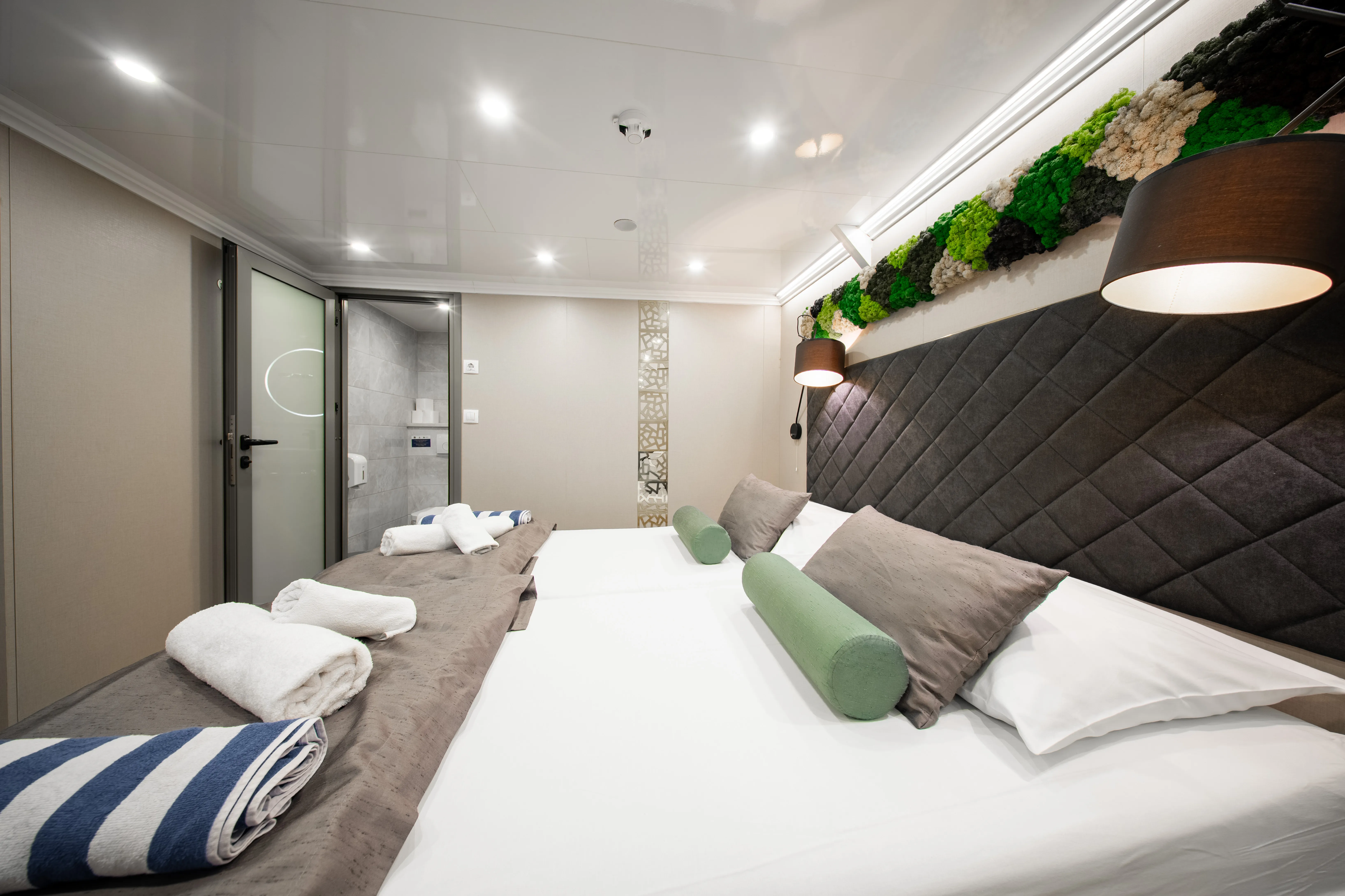 Luxury Motor Yacht Antaris — yacht photo 16