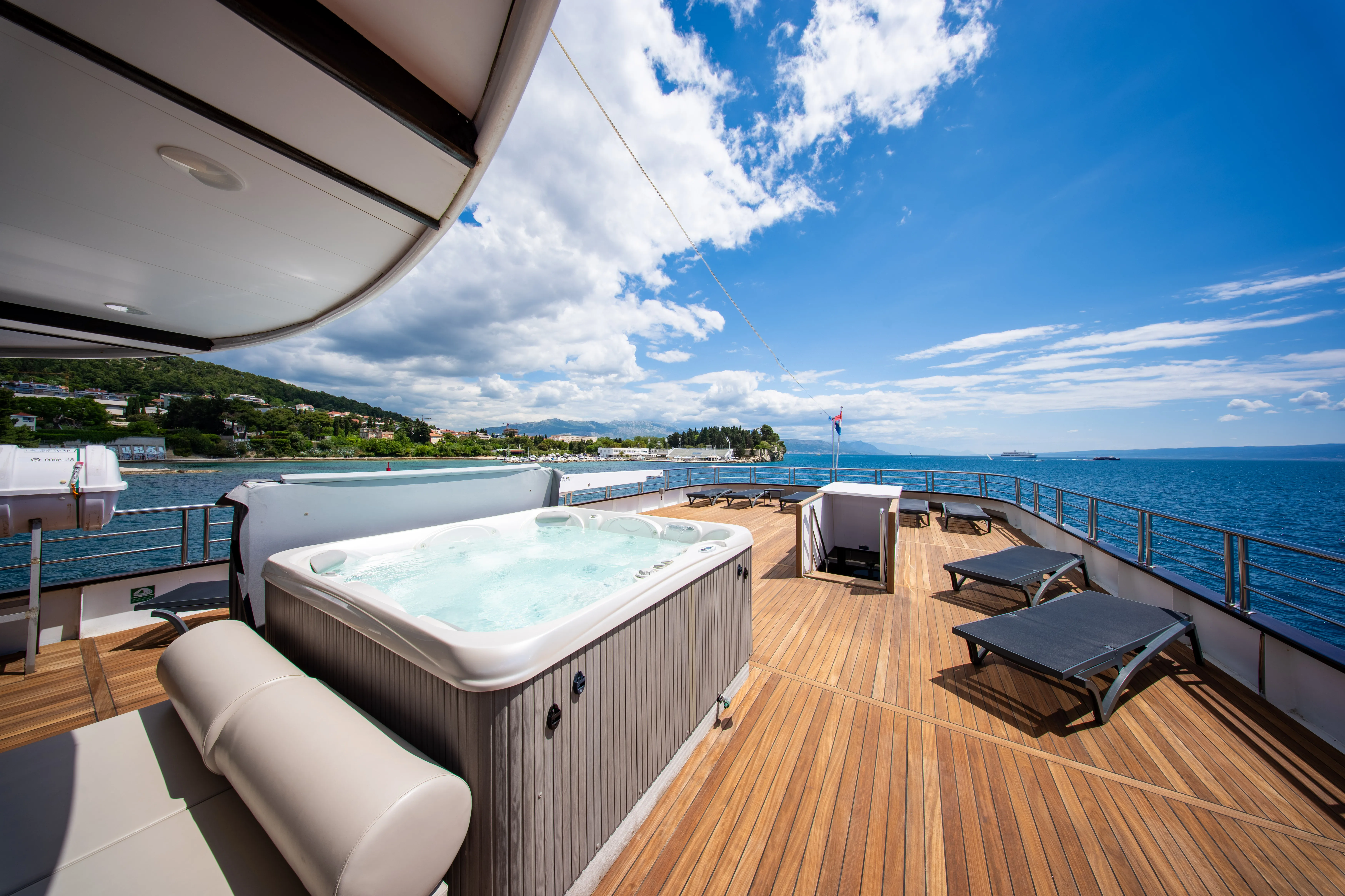 Luxury Motor Yacht Antaris — yacht photo 52