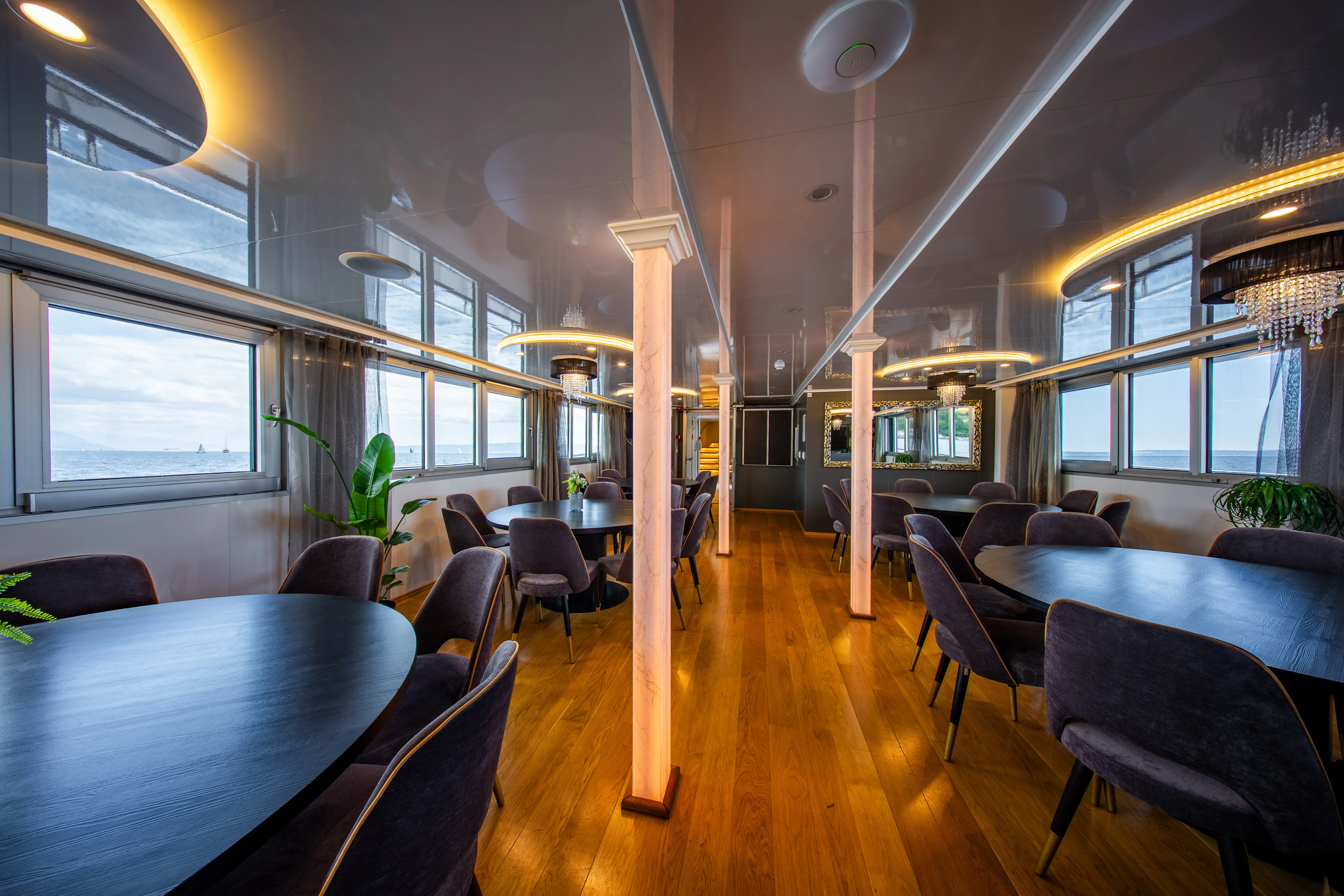Luxury Motor Yacht Antaris — yacht photo 53