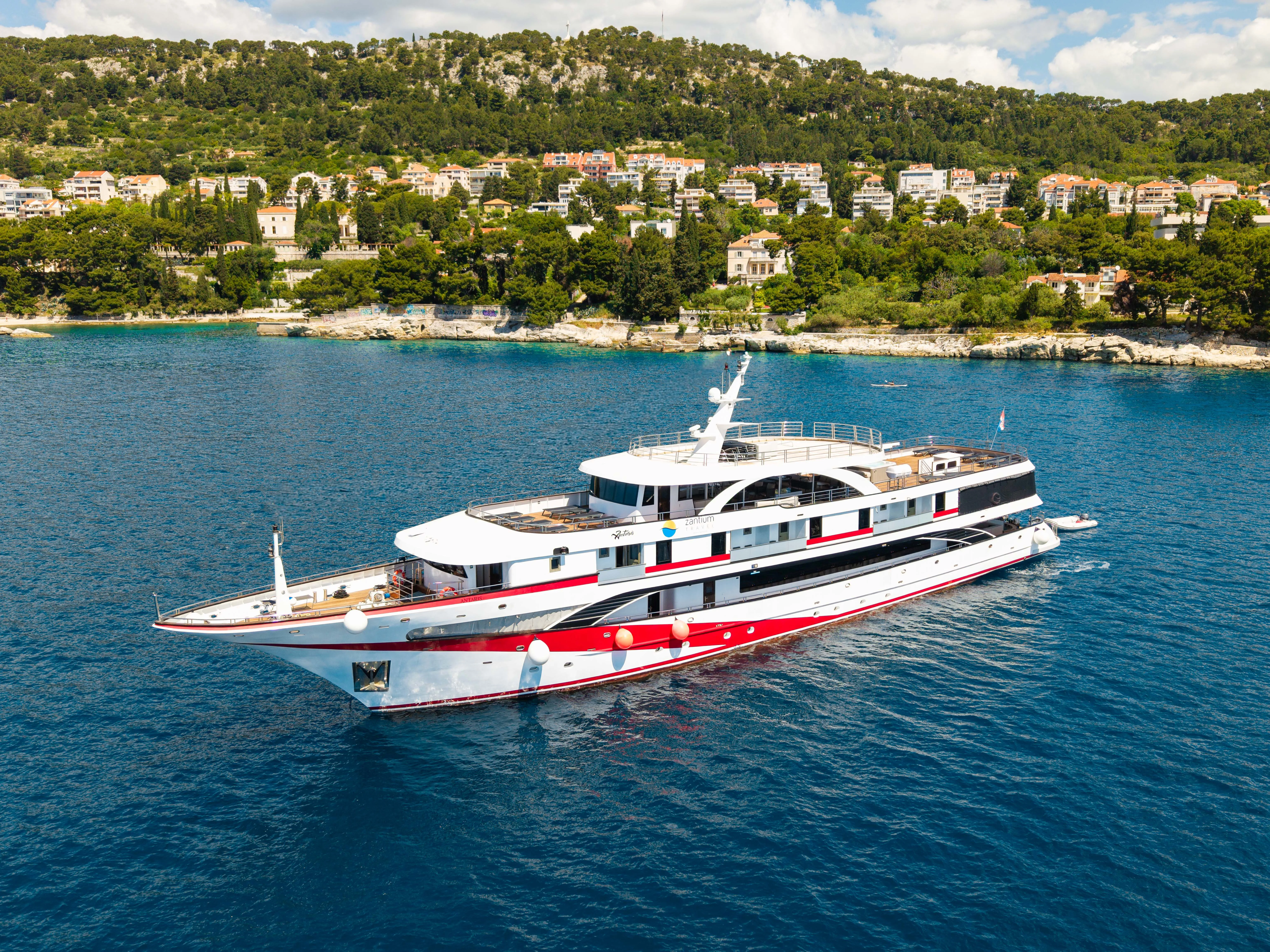 Luxury Motor Yacht Antaris — yacht photo 1