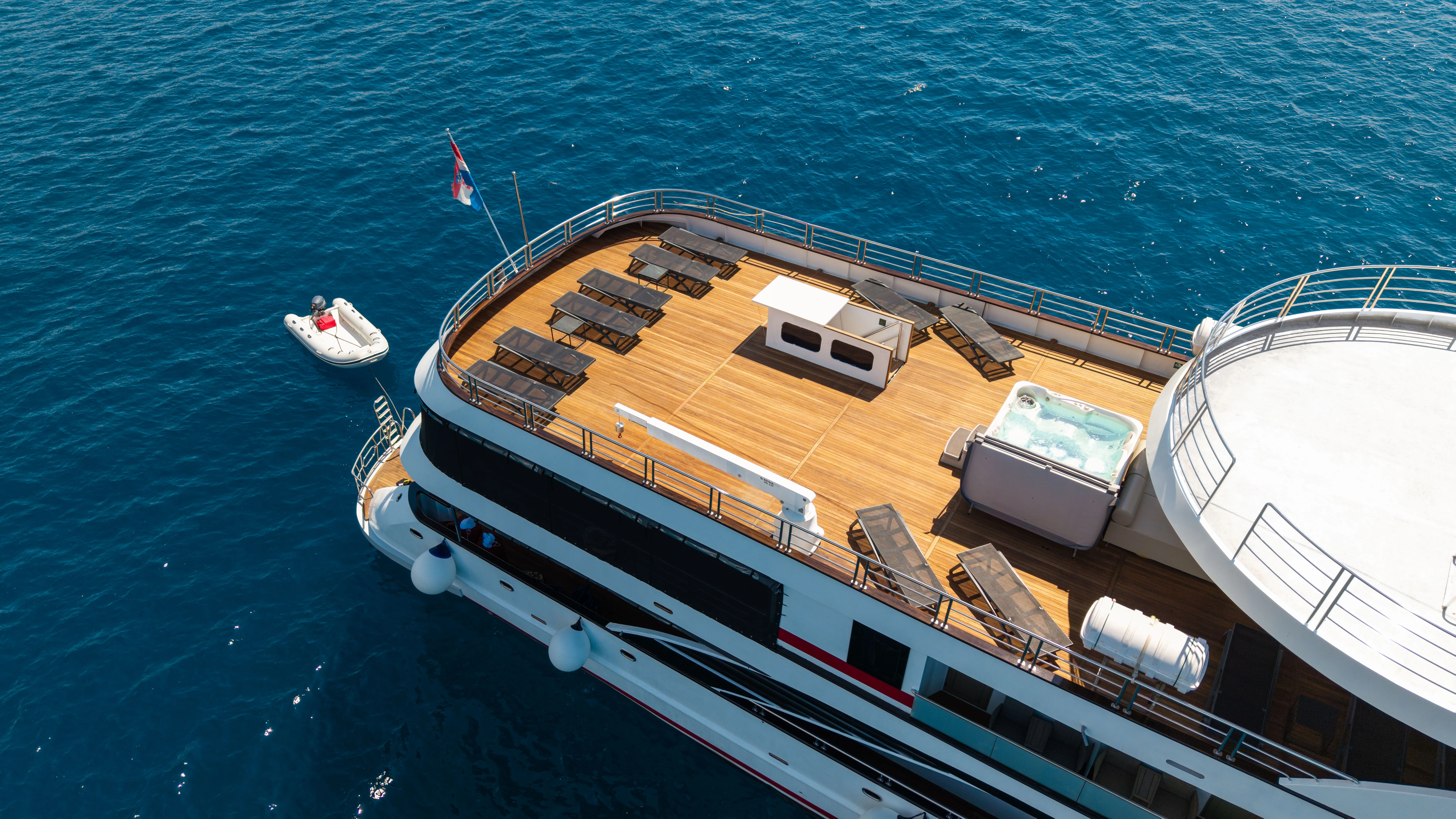Luxury Motor Yacht Antaris — yacht photo 47
