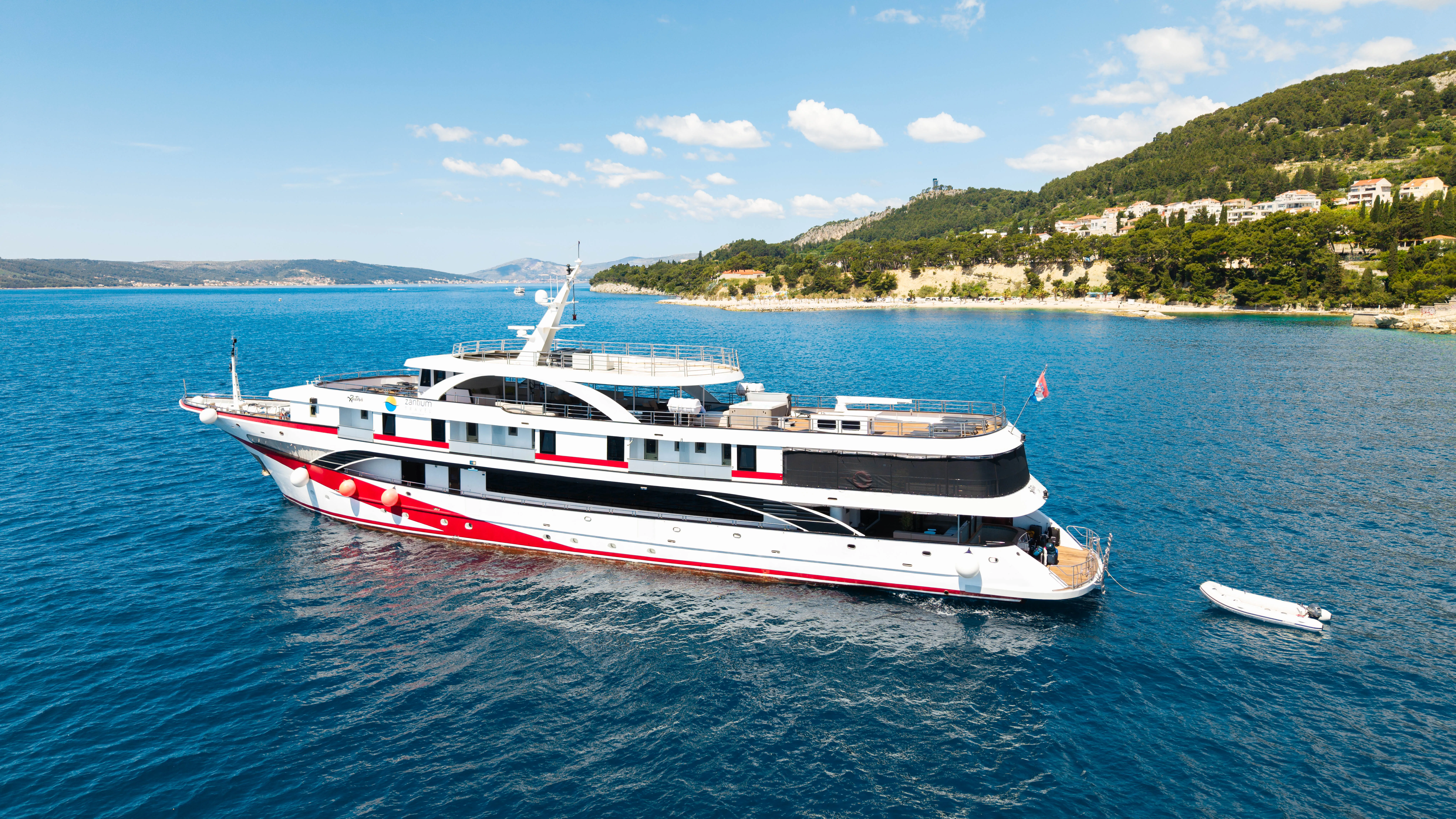 Luxury Motor Yacht Antaris — yacht photo 3