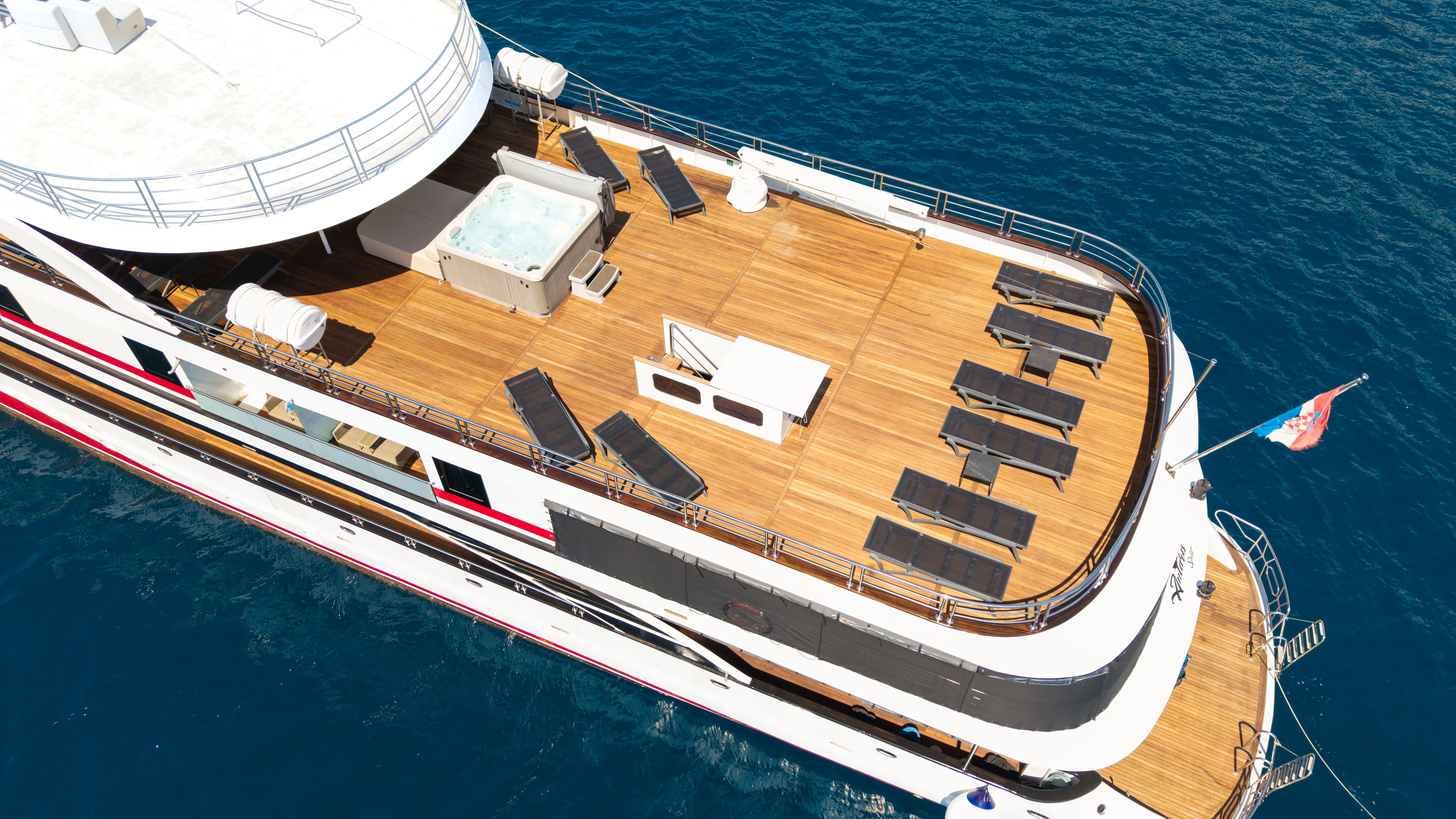 Luxury Motor Yacht Antaris — yacht photo 65
