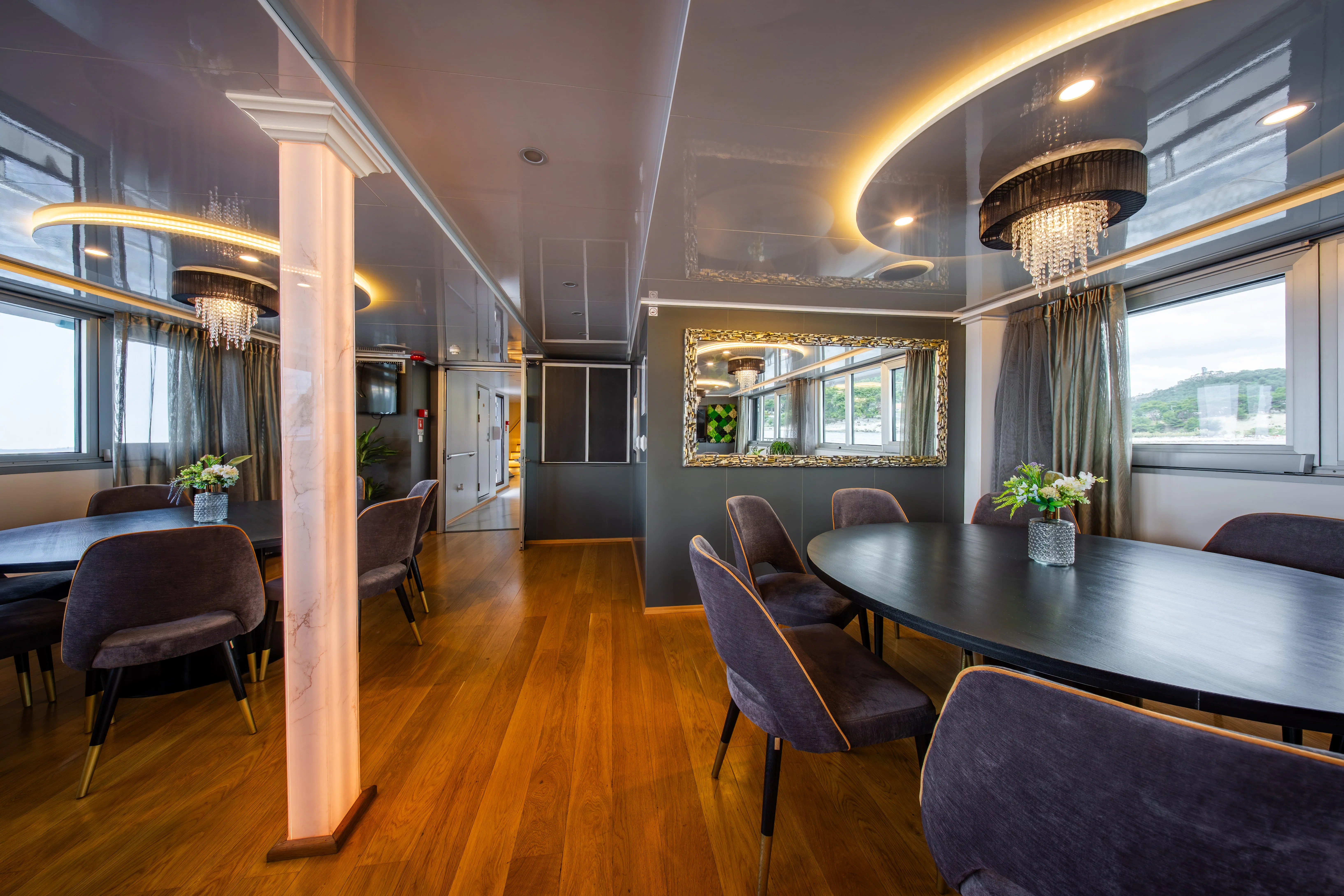 Luxury Motor Yacht Antaris — yacht photo 68