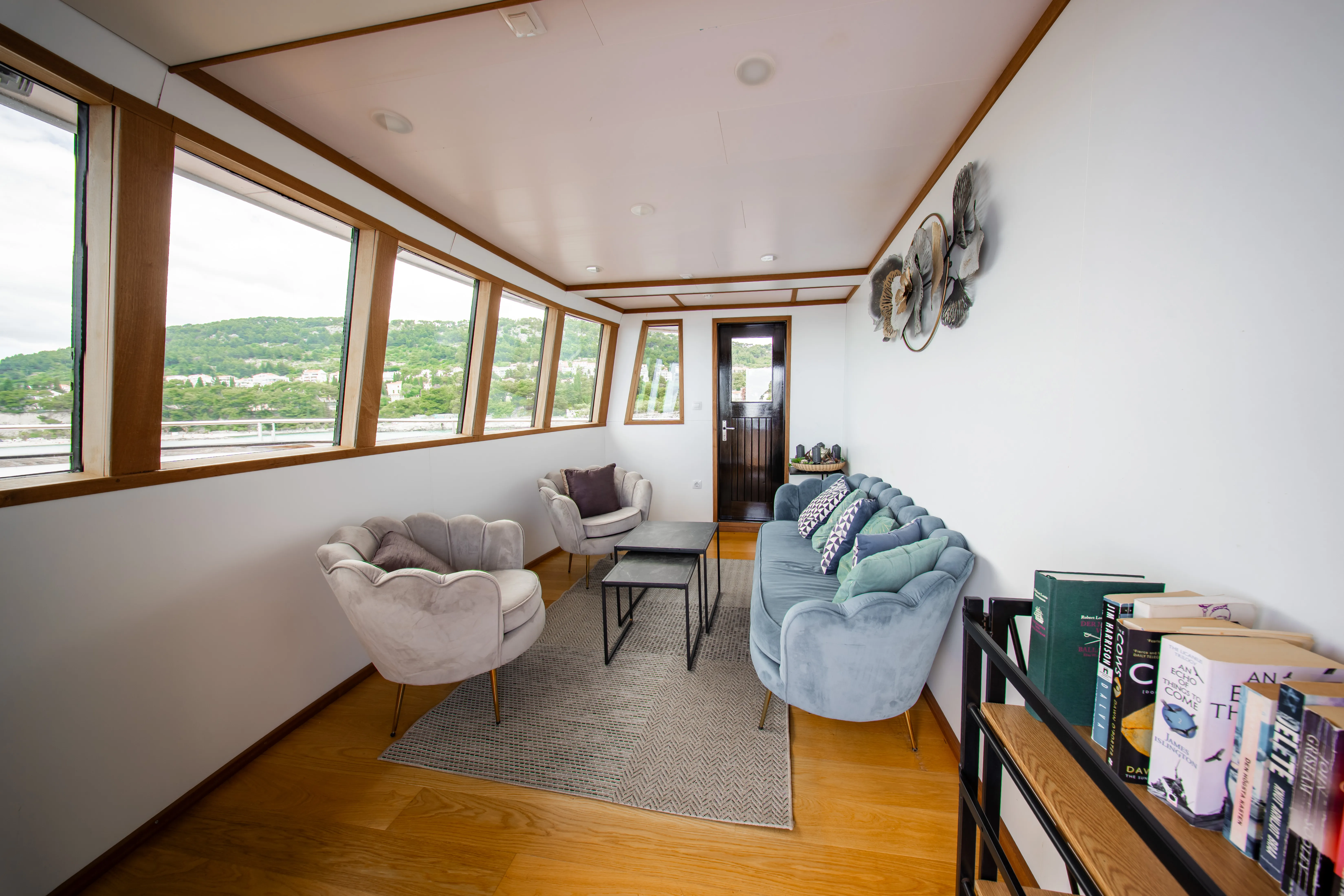 Luxury Motor Yacht Antaris — yacht photo 64