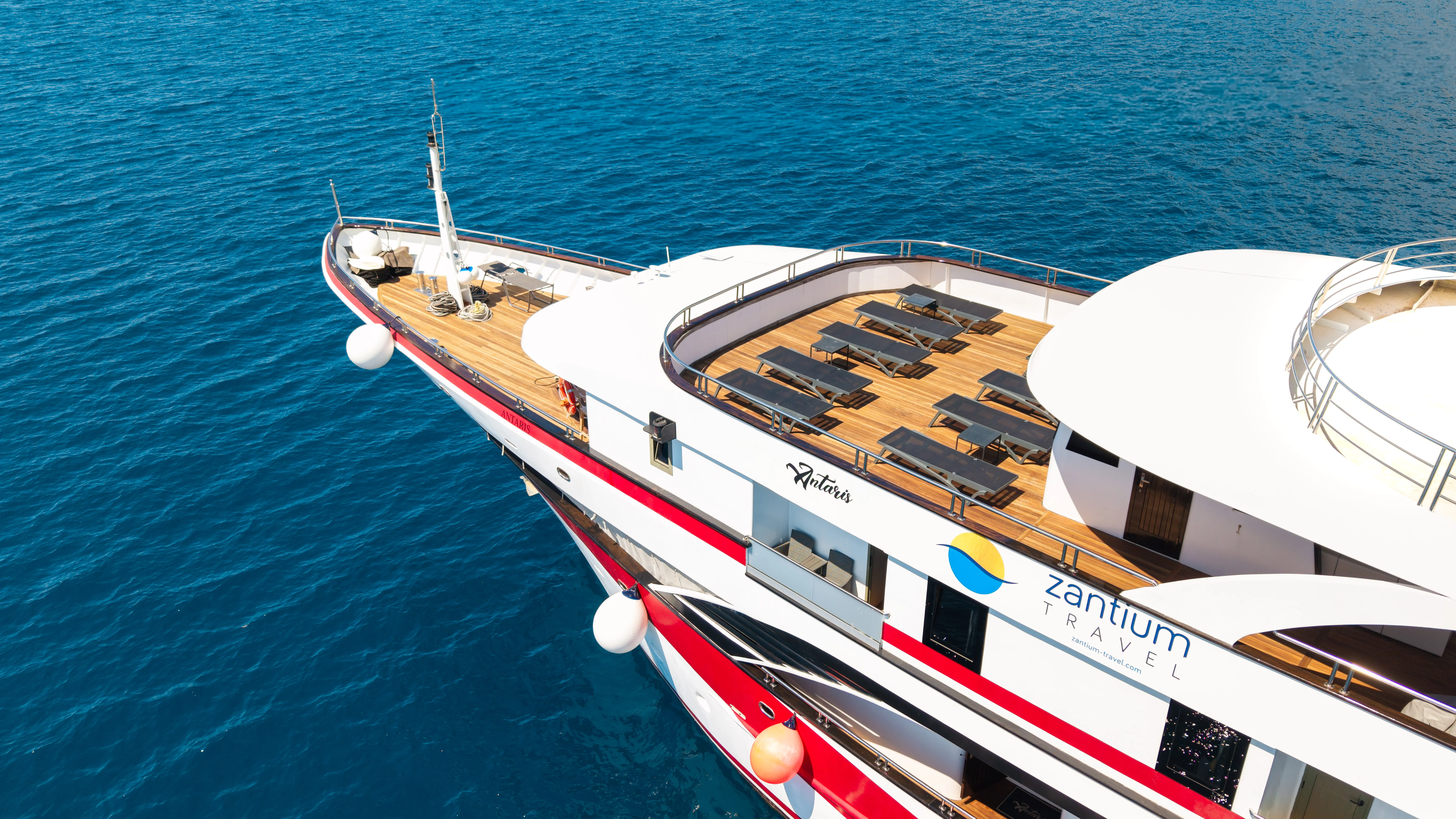 Luxury Motor Yacht Antaris — yacht photo 27