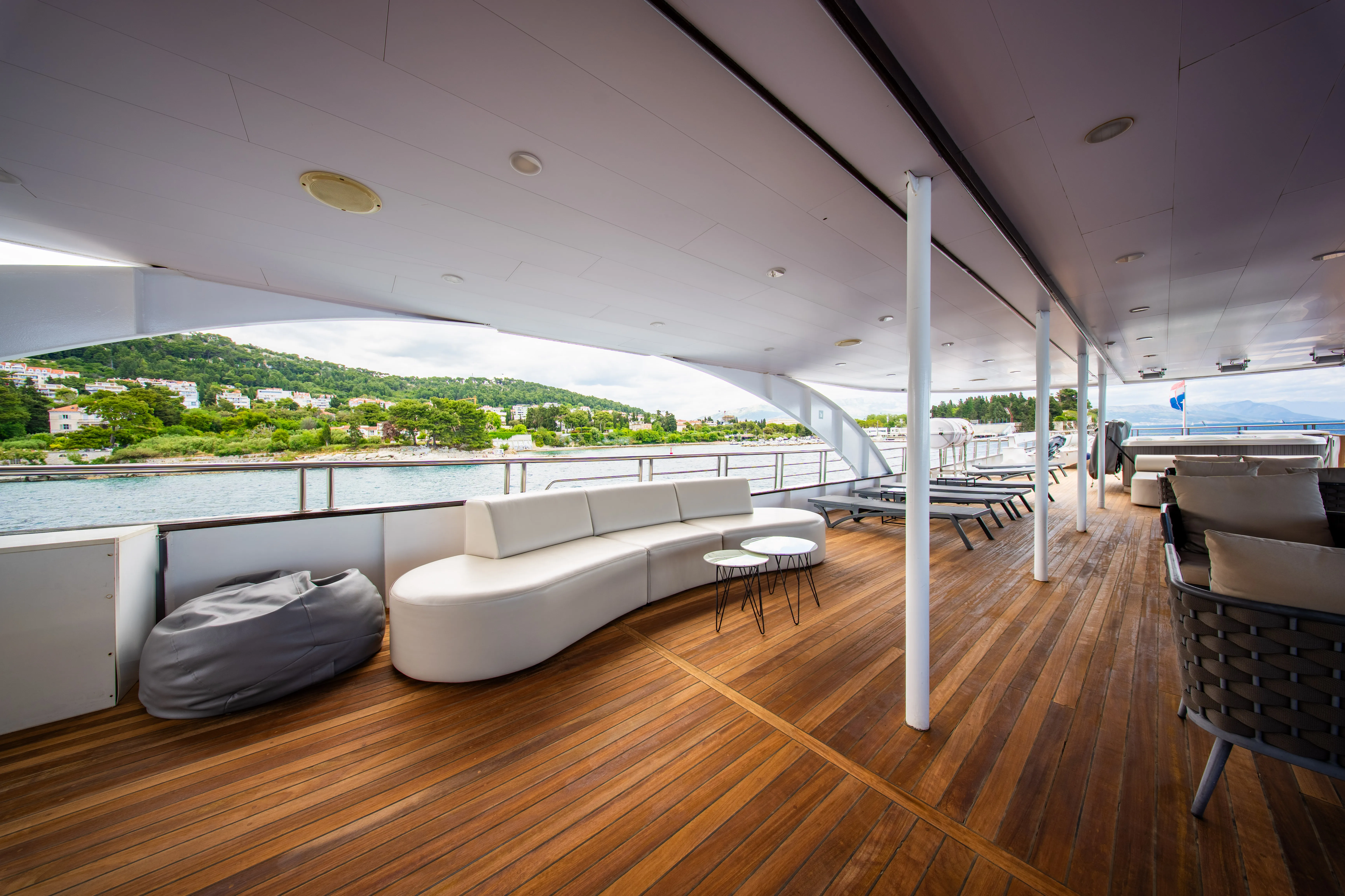 Luxury Motor Yacht Antaris — yacht photo 34