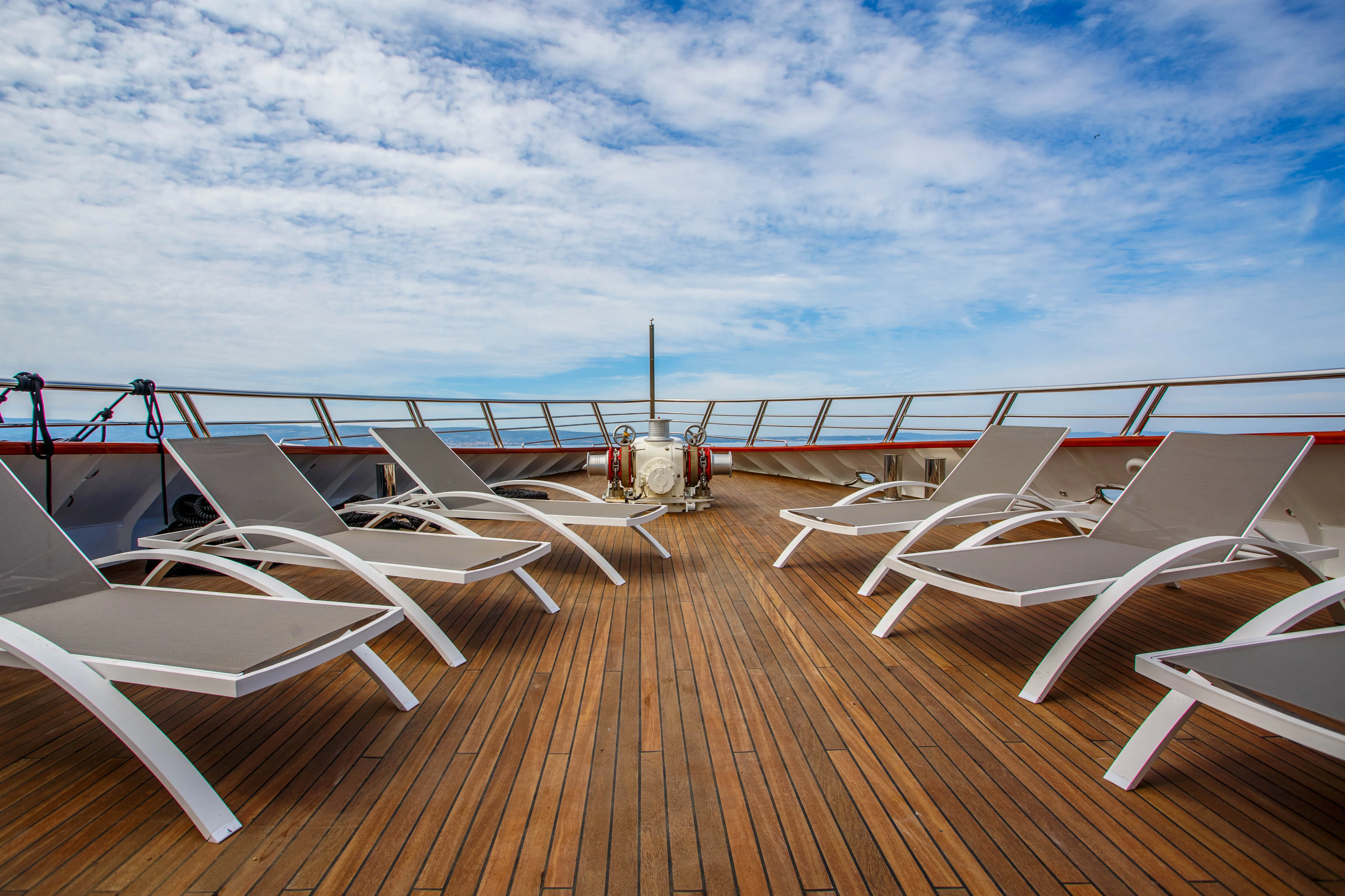Luxury Motor Yacht Ban — yacht photo 40