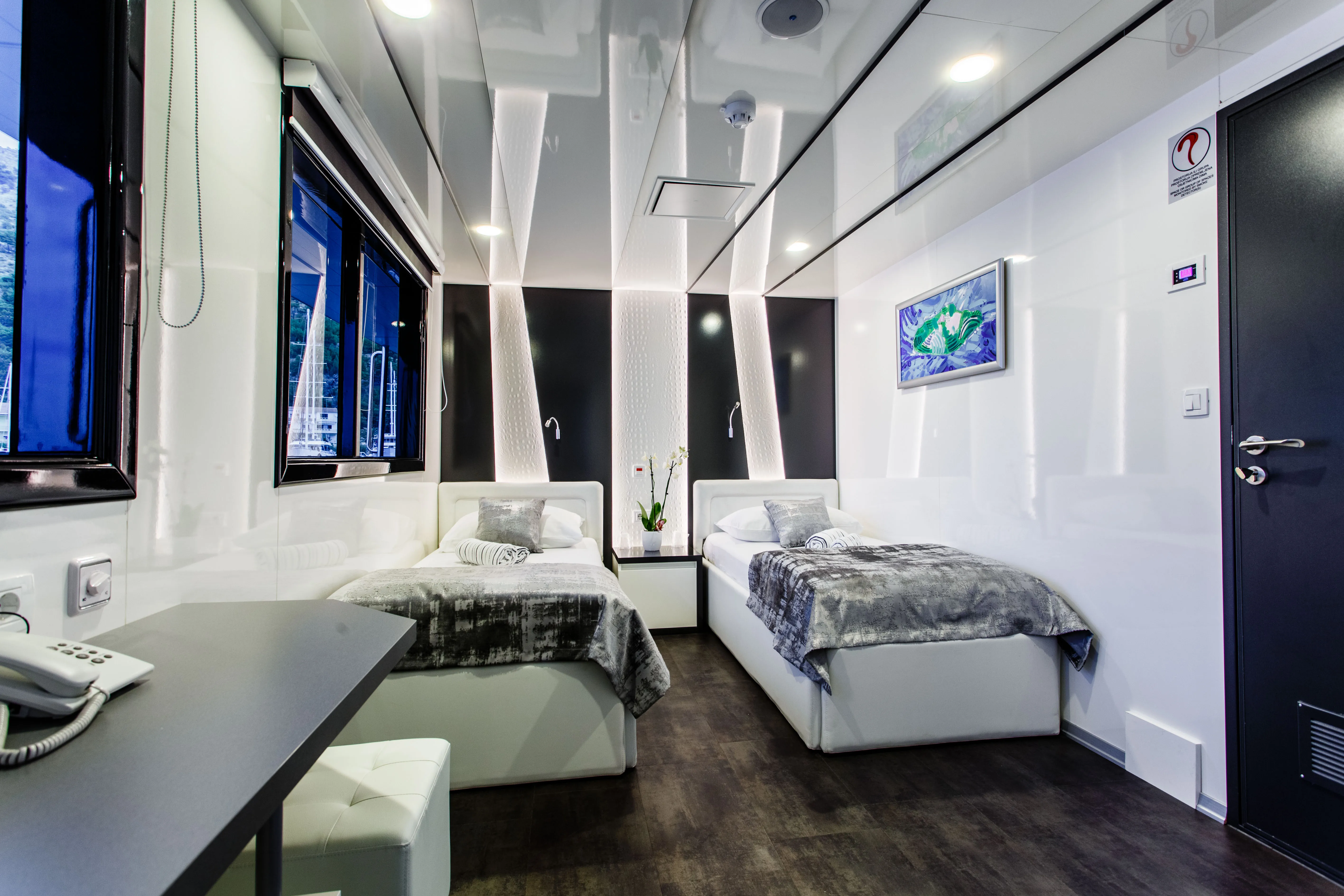Luxury Motor Yacht Ban — yacht photo 42