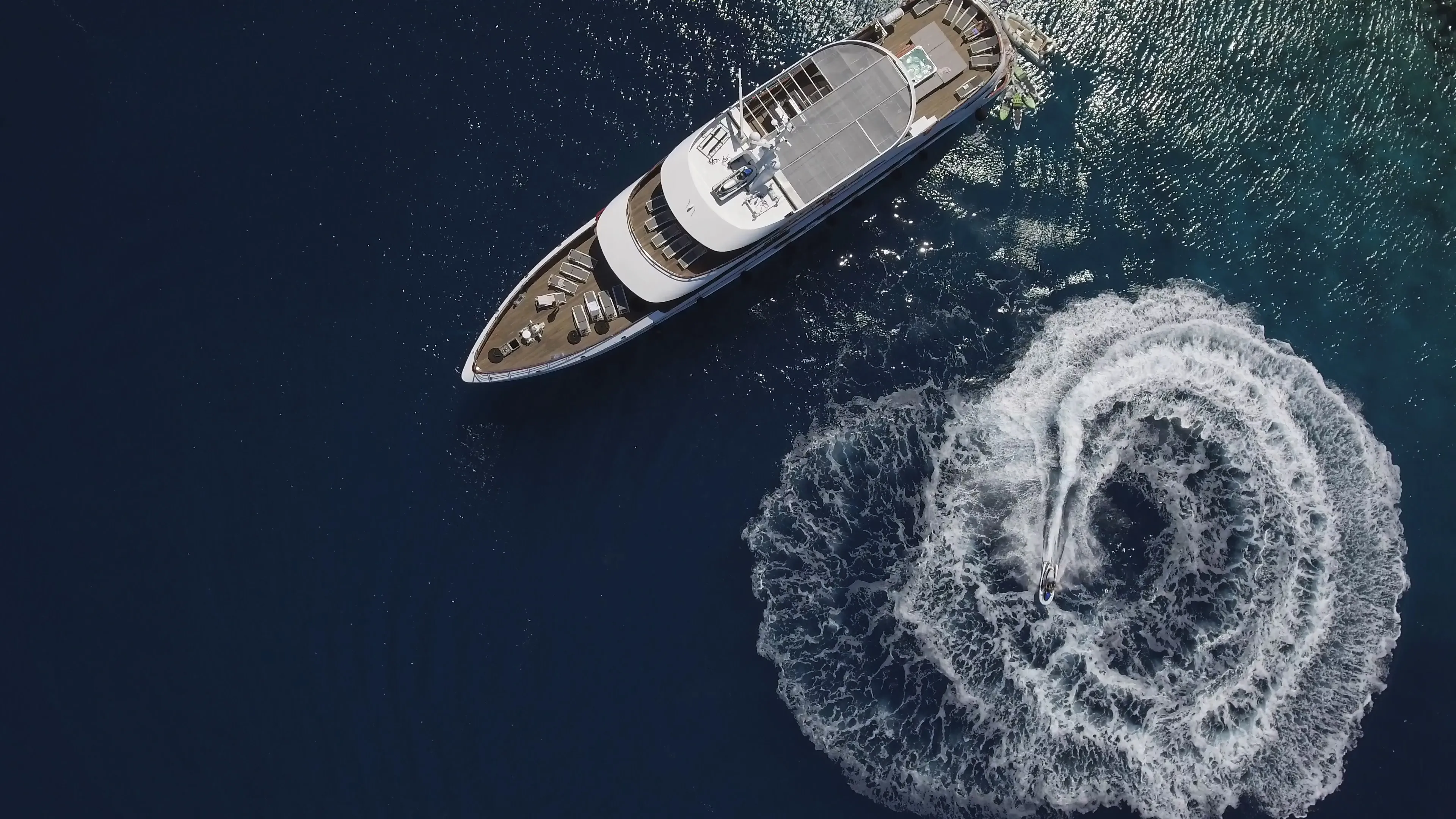 Luxury Motor Yacht Ban — yacht photo 8