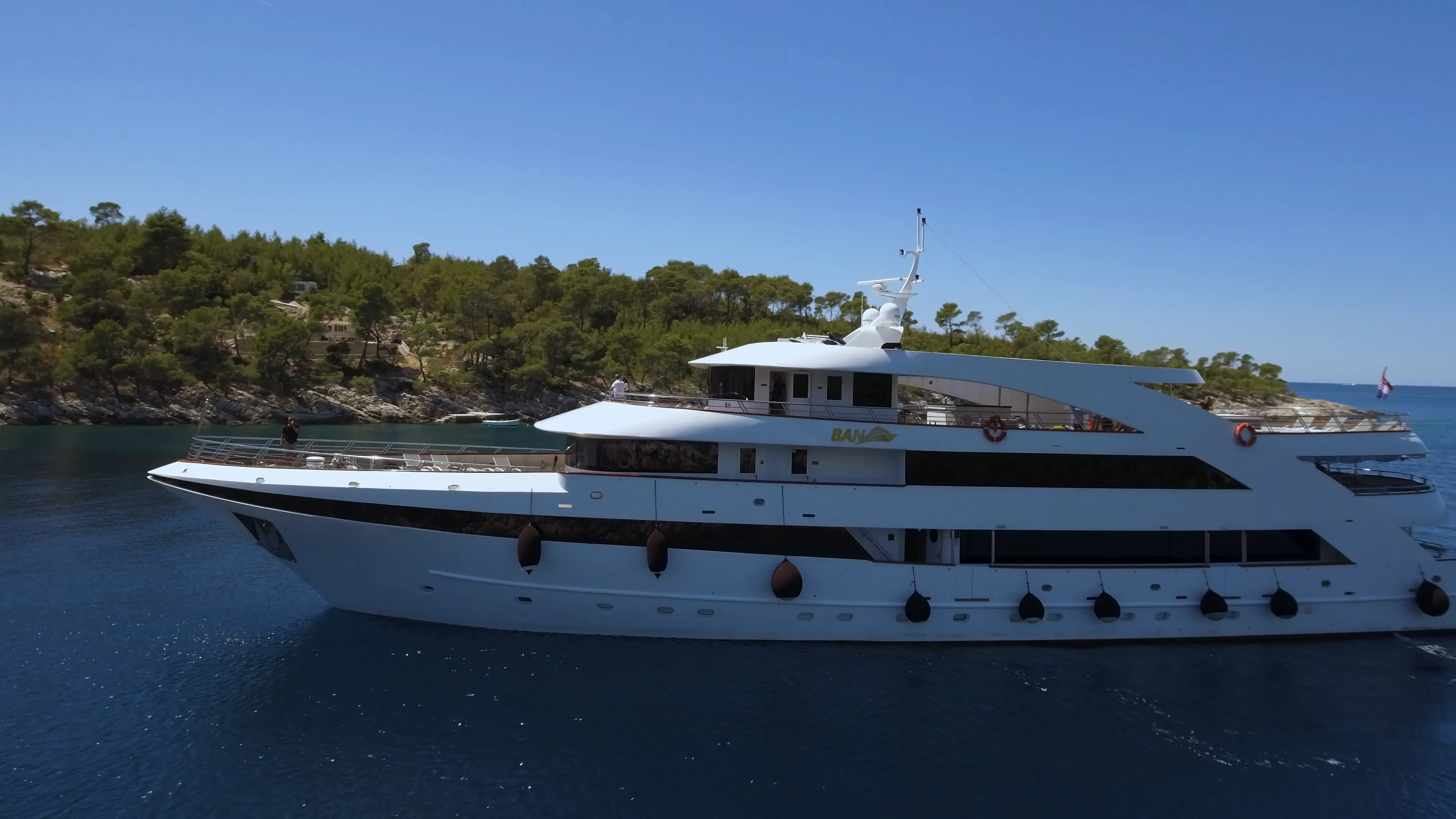 Luxury Motor Yacht Ban — yacht photo 36