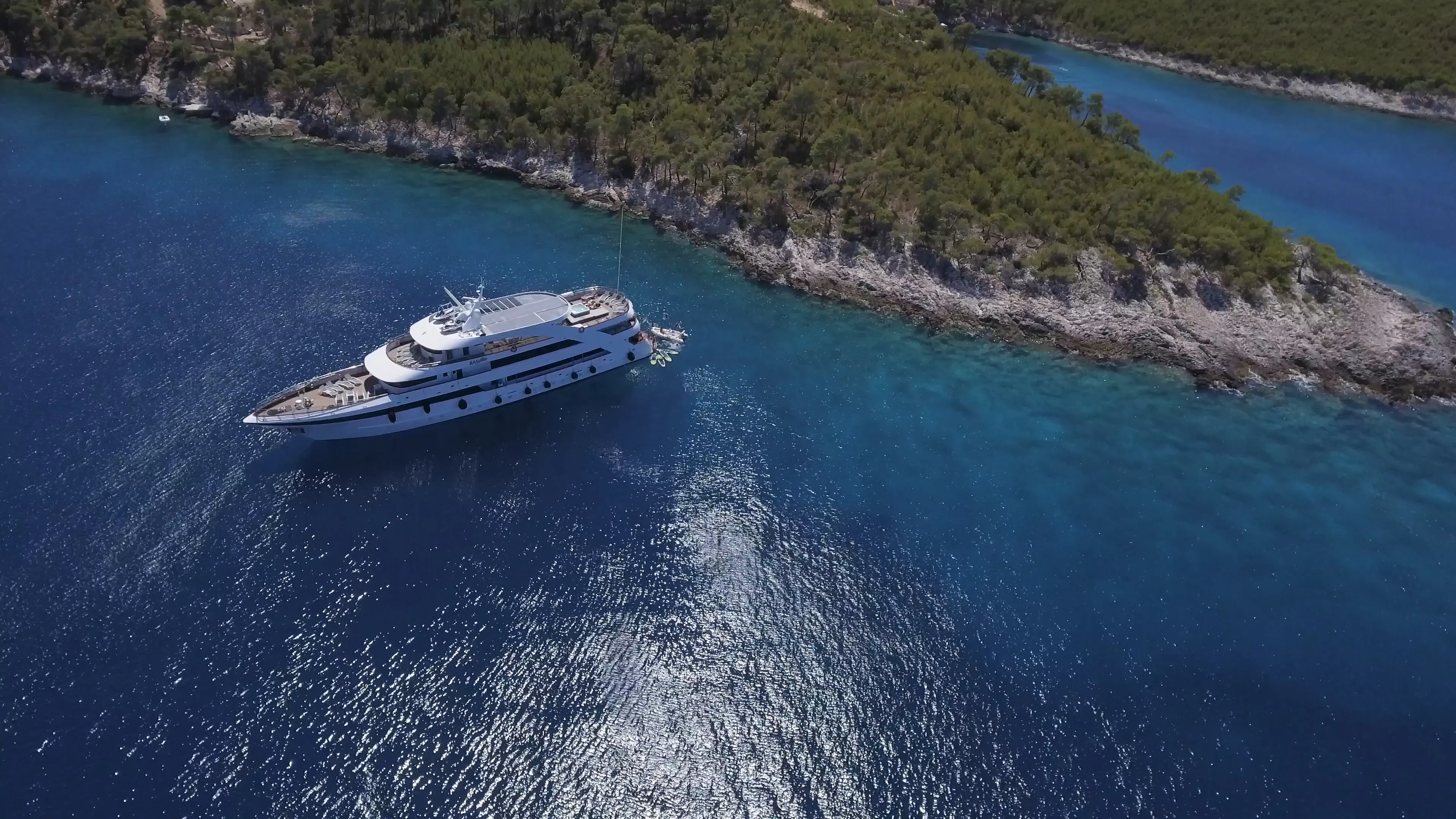 Luxury Motor Yacht Ban — yacht photo 4