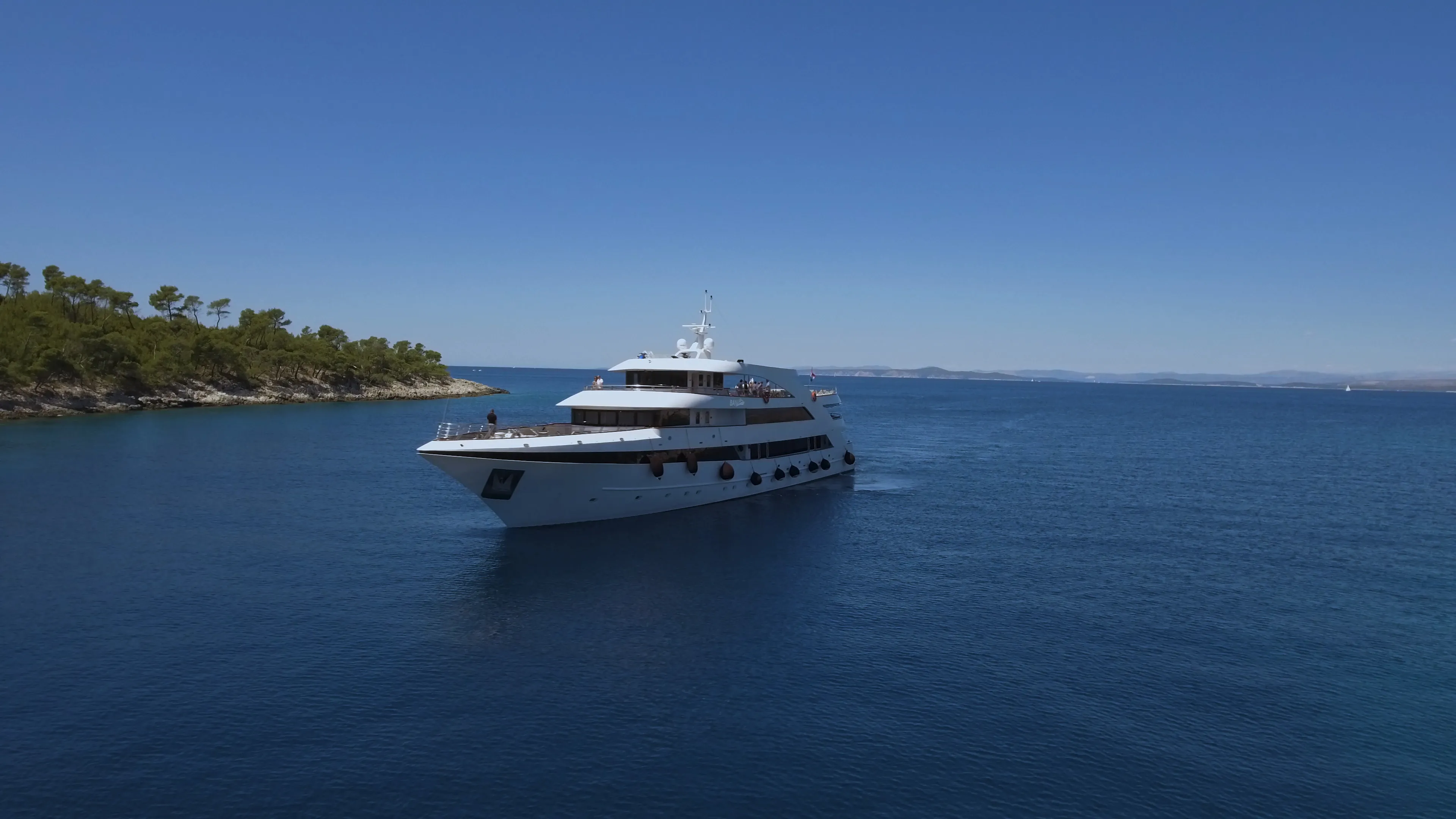 Luxury Motor Yacht Ban — yacht photo 5