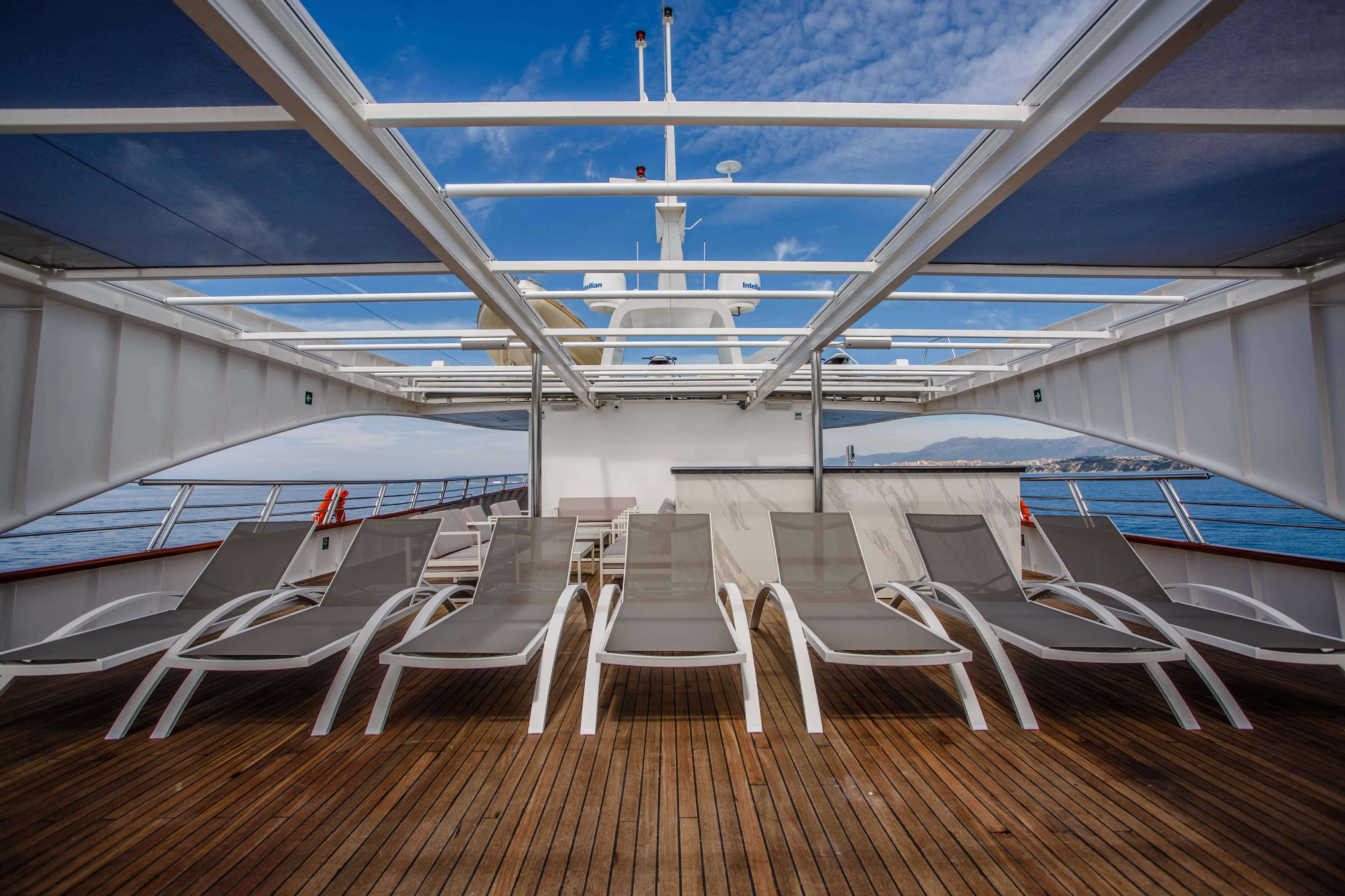 Luxury Motor Yacht Ban — yacht photo 7