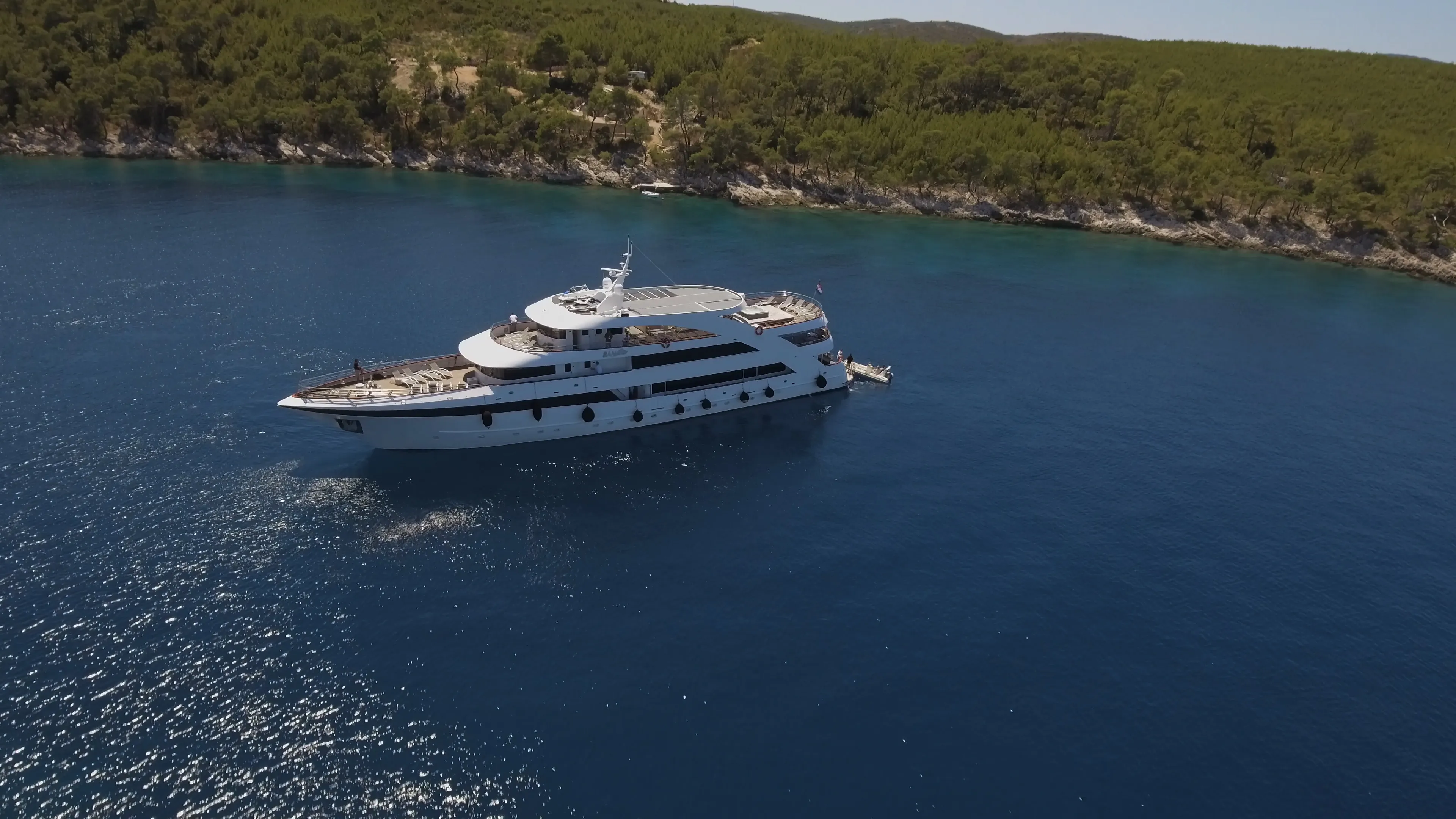 Luxury Motor Yacht Ban — yacht photo 10