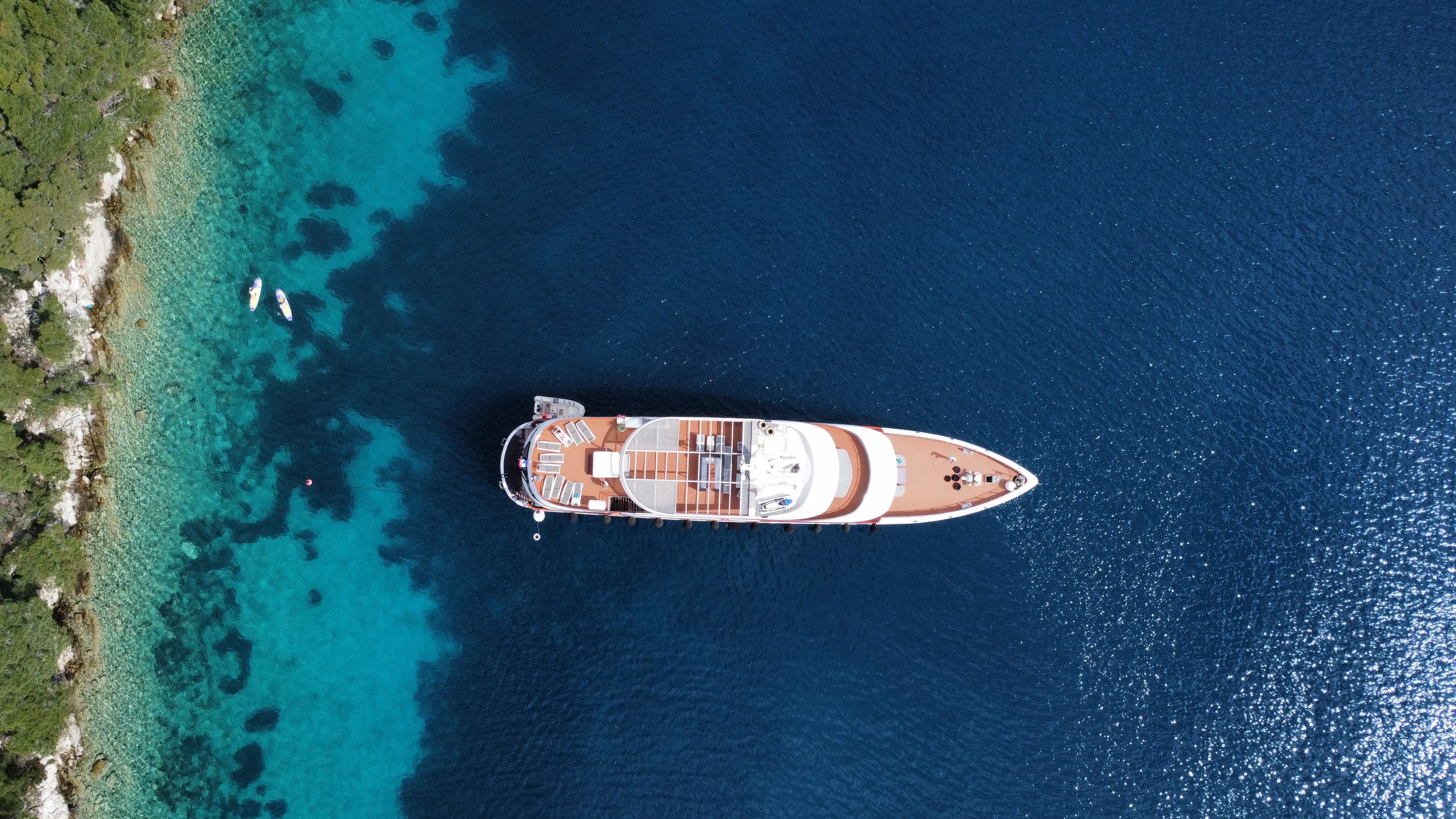 Luxury Motor Yacht Ban — yacht photo 22