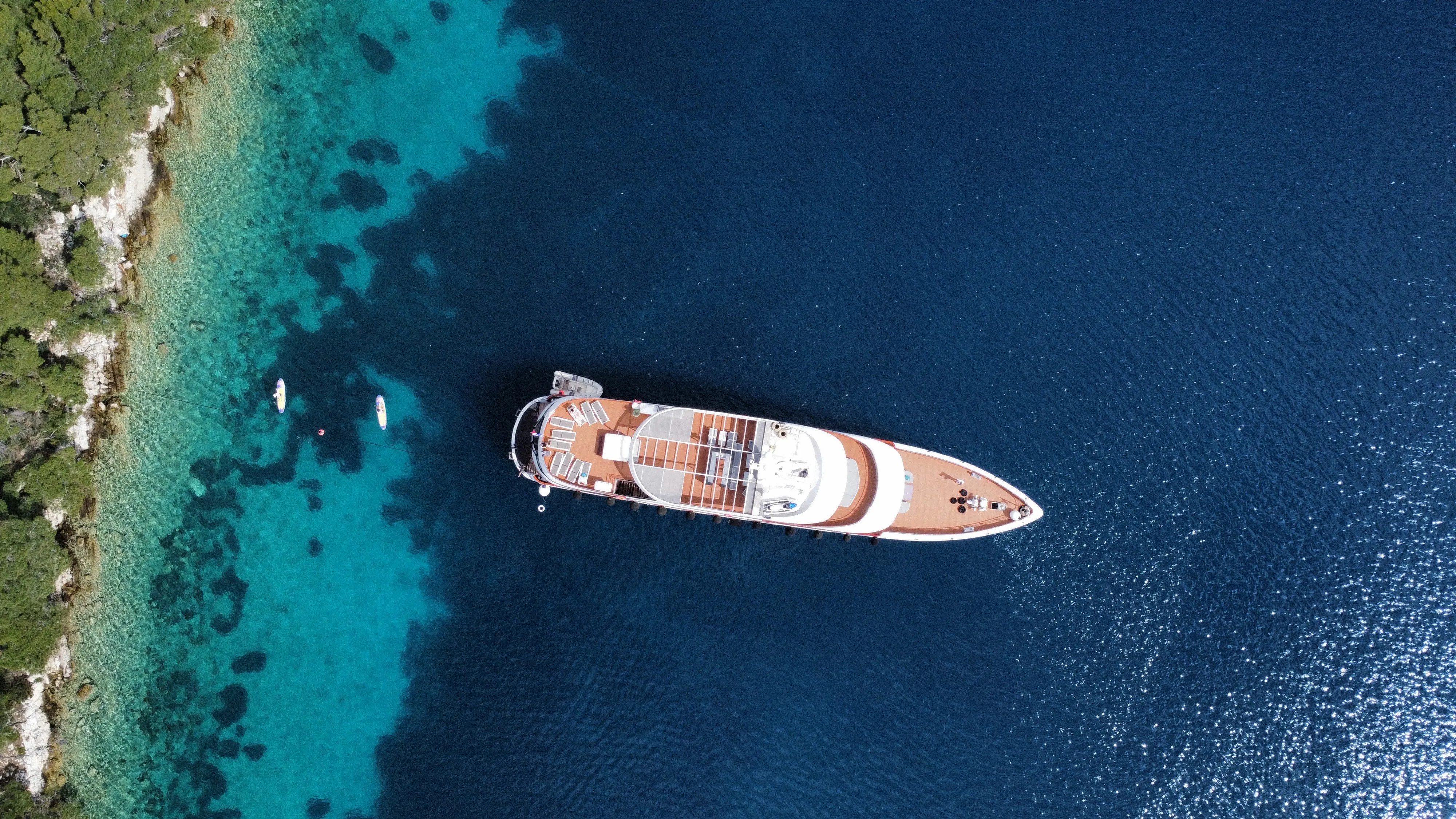 Luxury Motor Yacht Ban — yacht photo 43