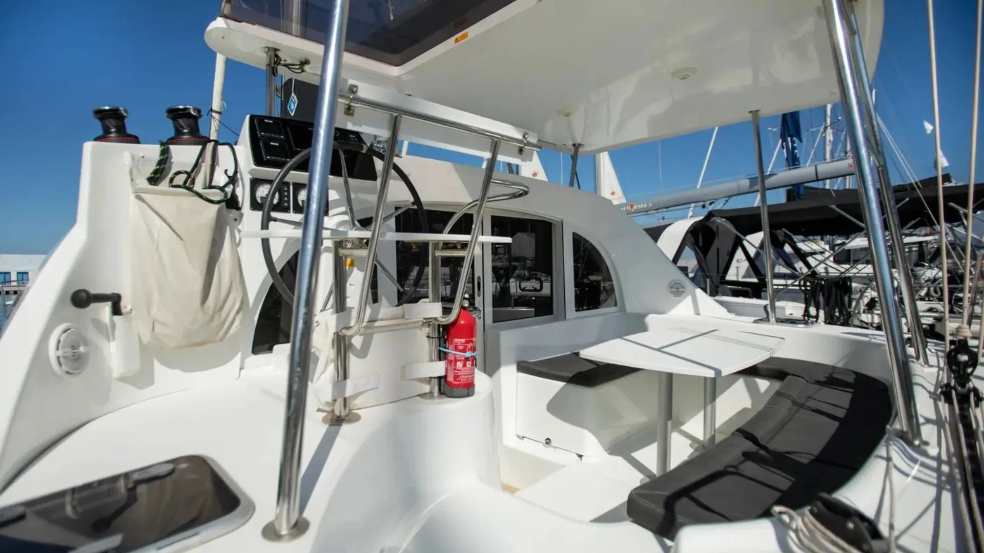 Lagoon 380 Ploto — yacht photo 10