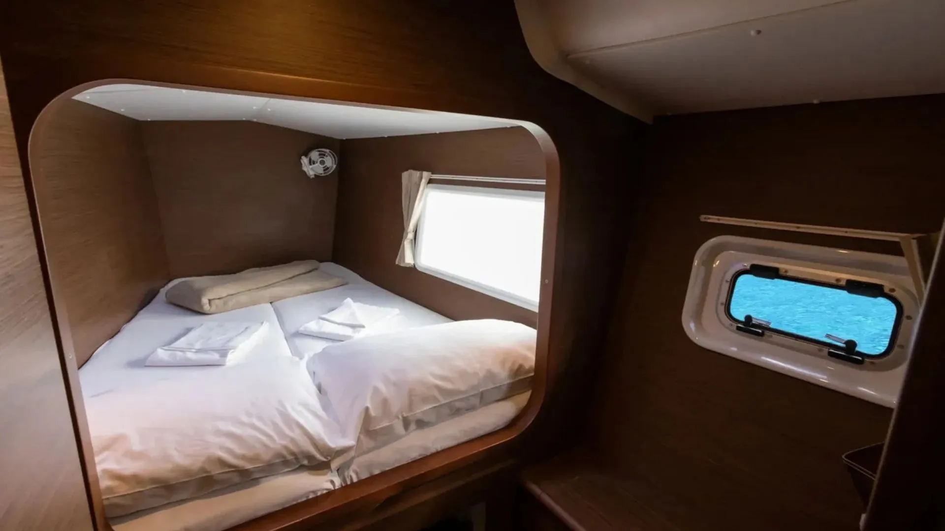 Lagoon 380 Ploto — yacht photo 9