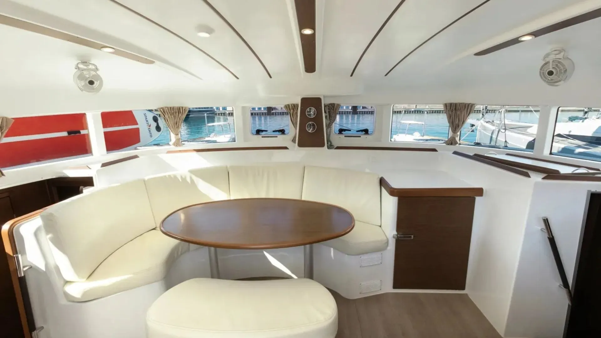 Lagoon 380 Ploto — yacht photo 4