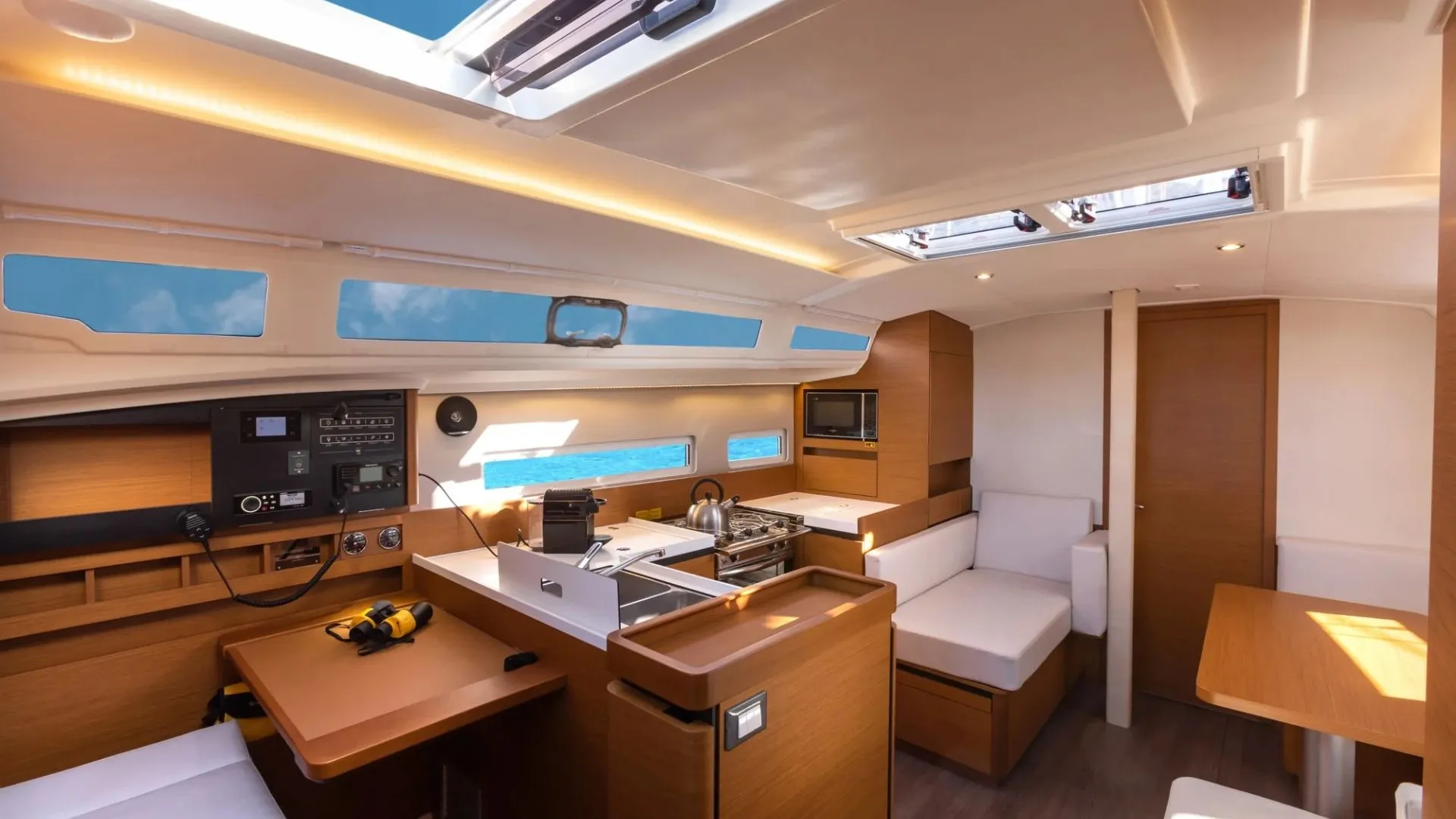 Sun Odyssey 410 TETI — yacht photo 4