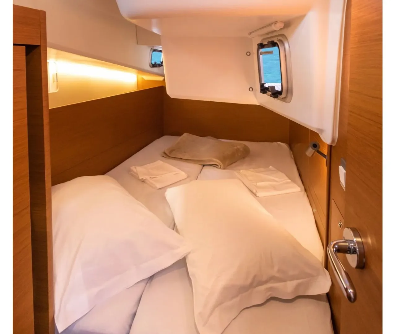 Sun Odyssey 410 TETI — yacht photo 2
