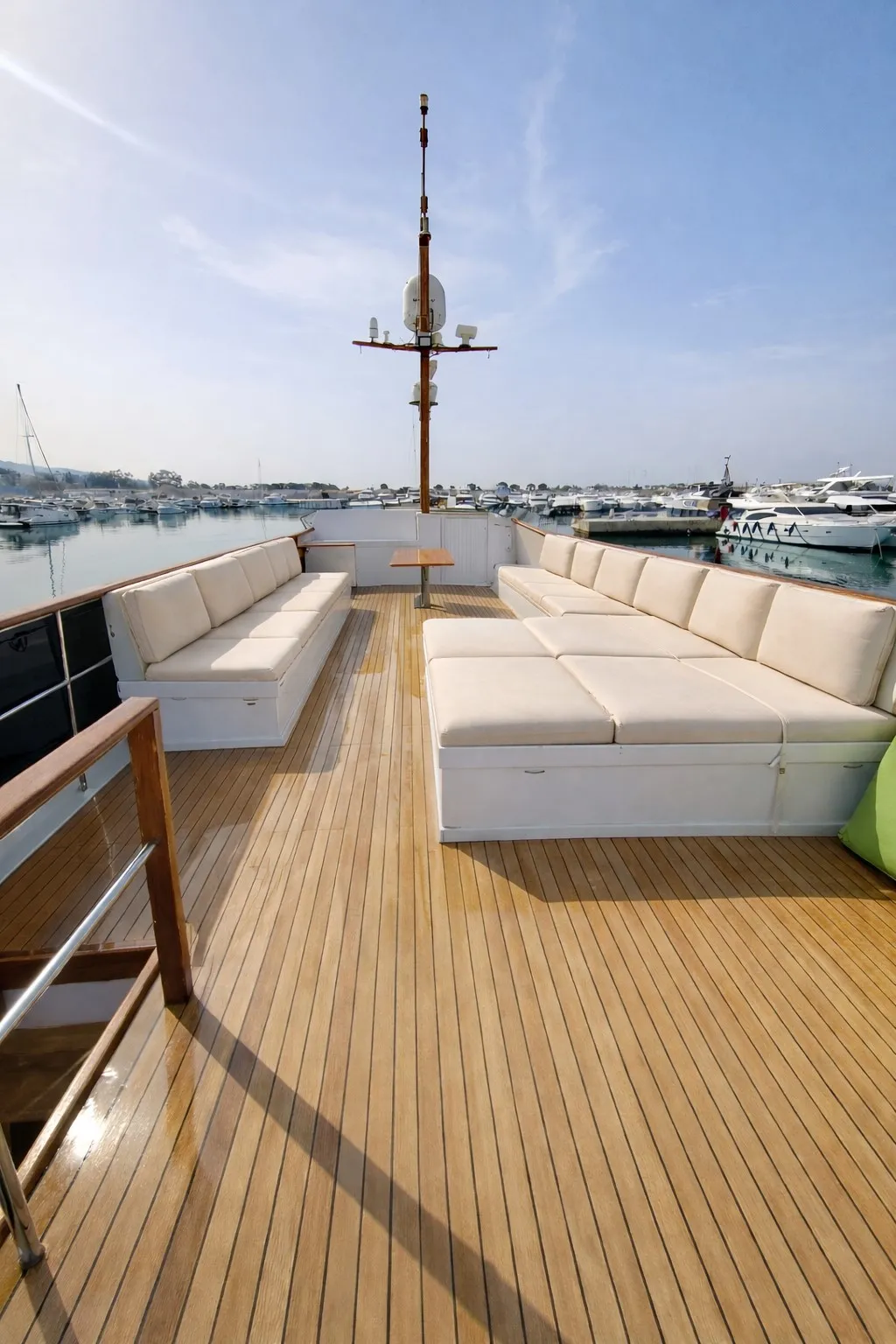 Grand Banks 72 Hercules Poirot — yacht photo 2