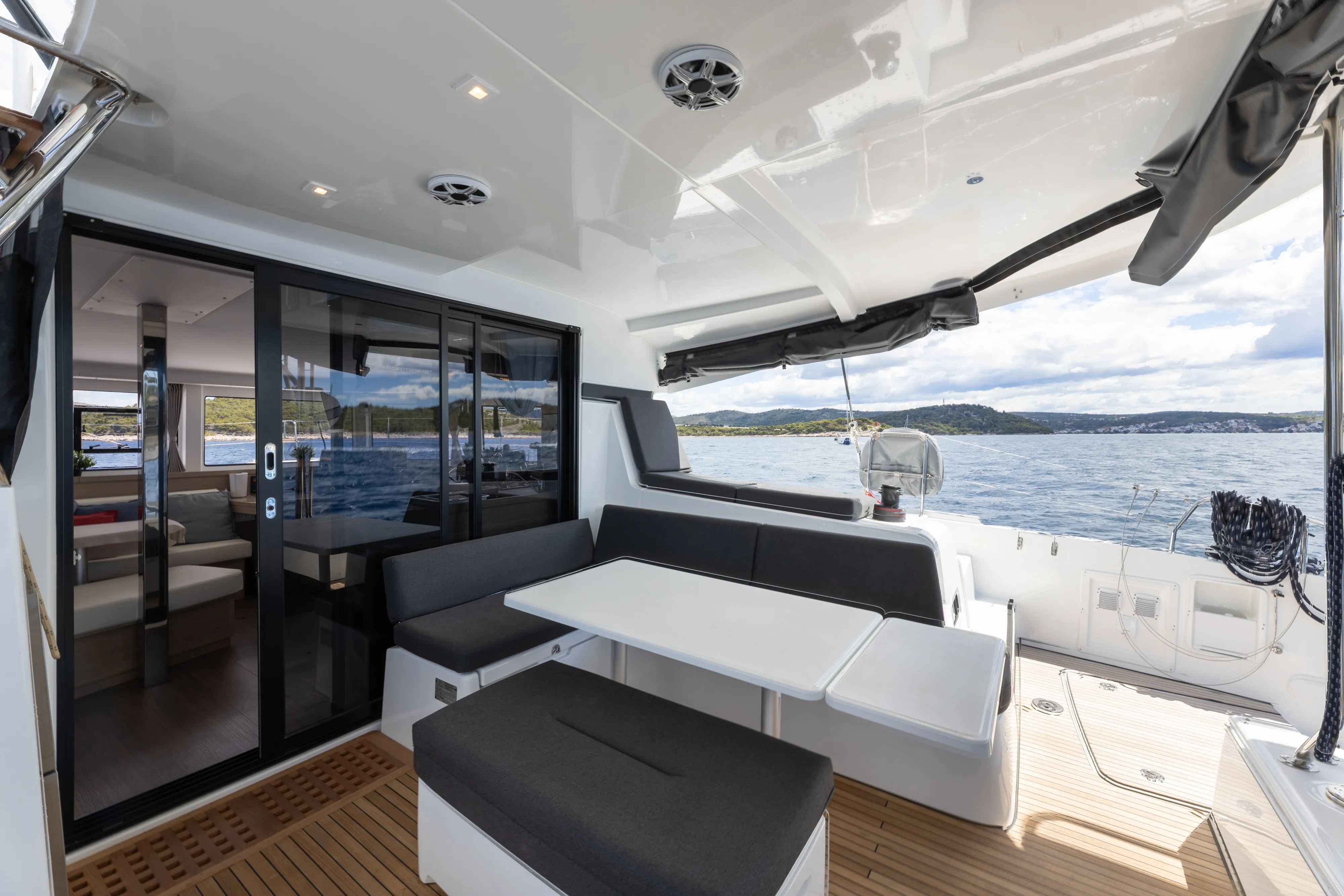 Lagoon 42 LADY AURORA — yacht photo 5