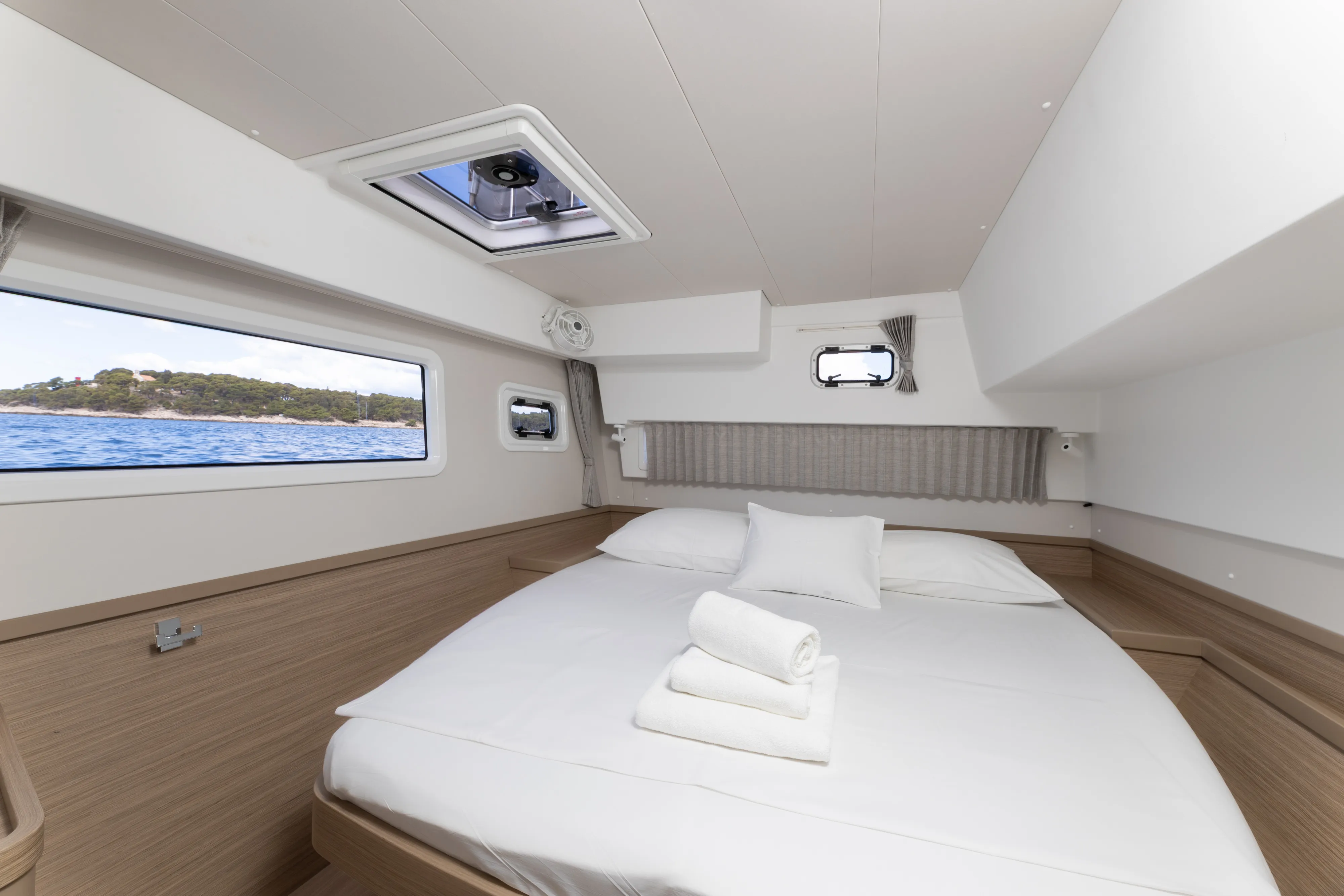 Lagoon 42 LADY AURORA — yacht photo 25