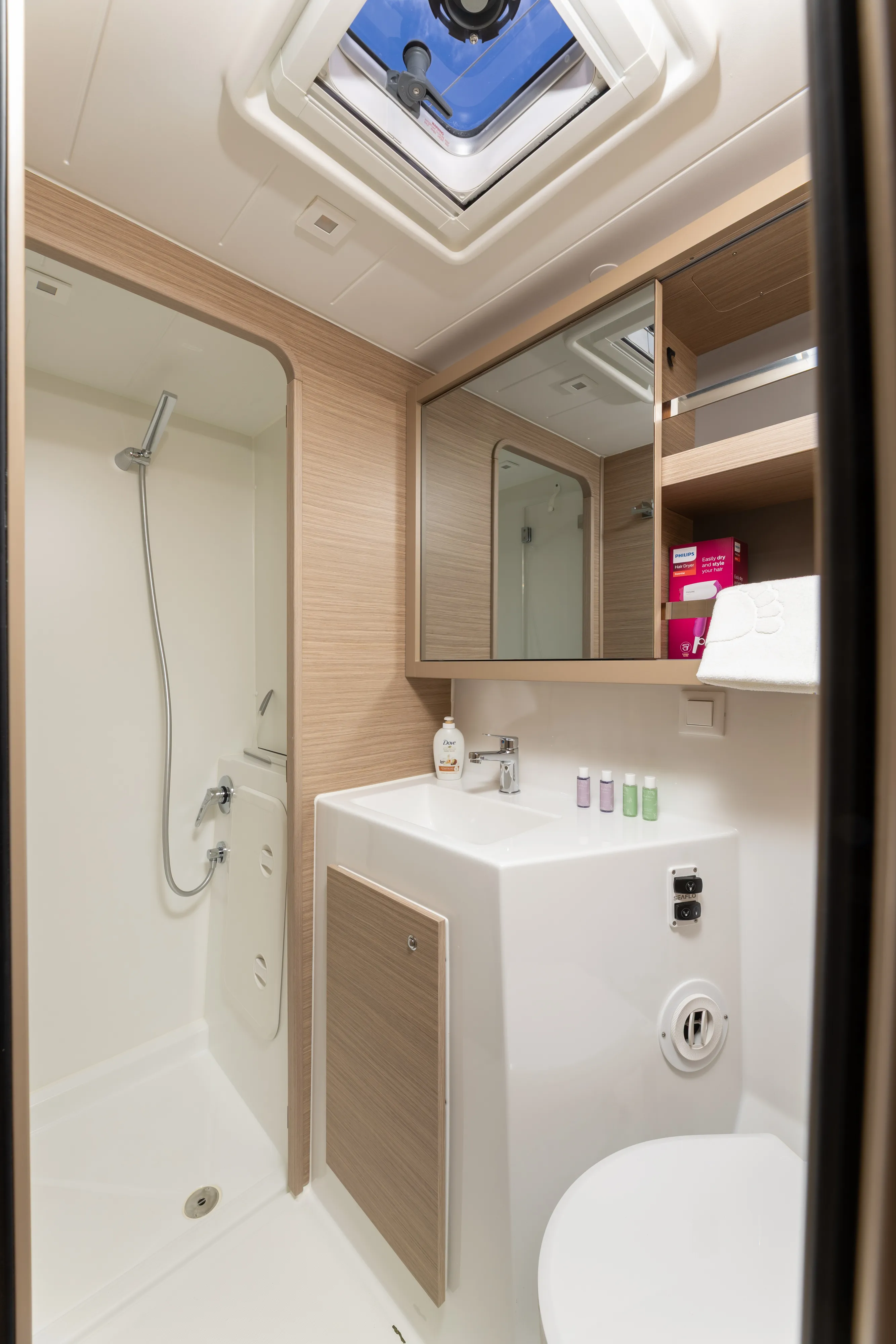 Lagoon 42 LADY AURORA — yacht photo 22
