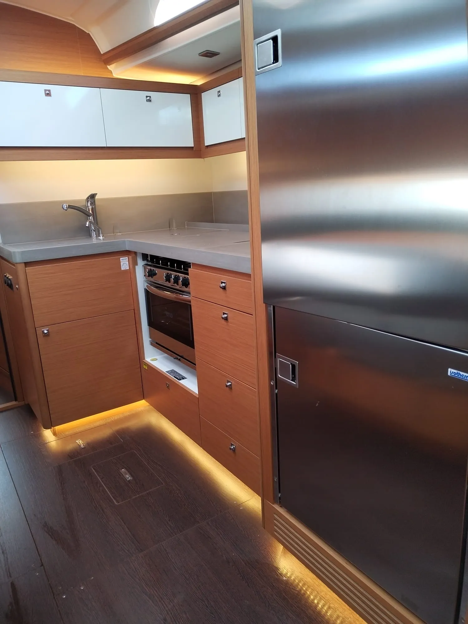 Dufour 470 Asterix — yacht photo 11