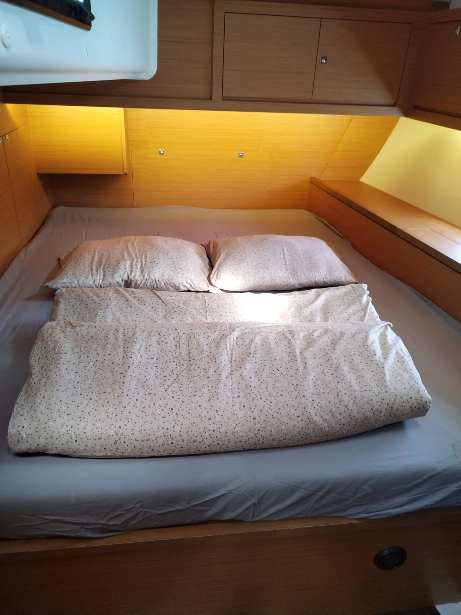 Dufour 470 Asterix — yacht photo 20