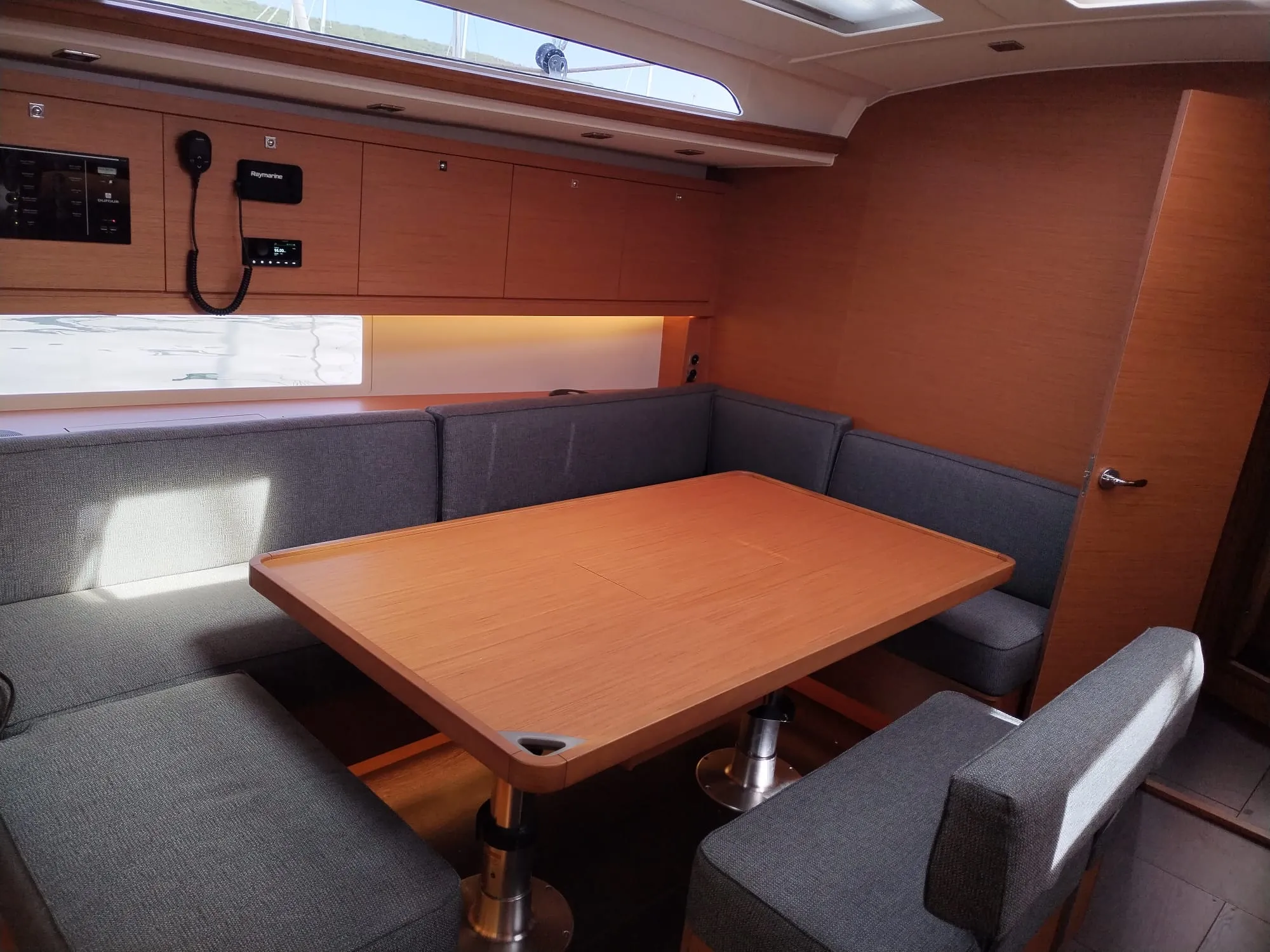 Dufour 470 Asterix — yacht photo 8