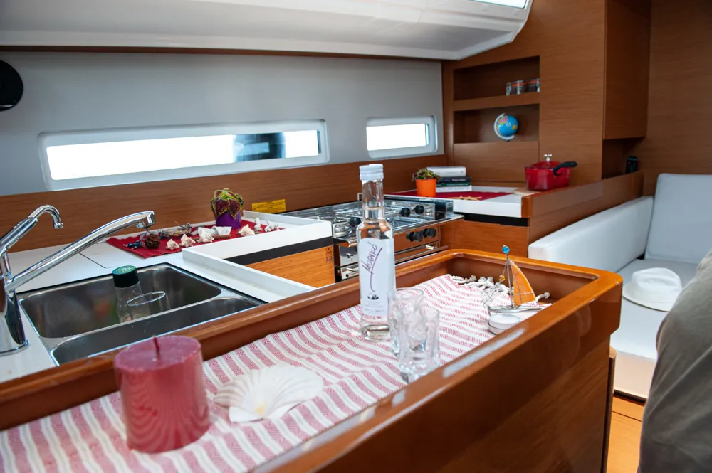 Sun Odyssey 410 Marianna — фотография яхты 7