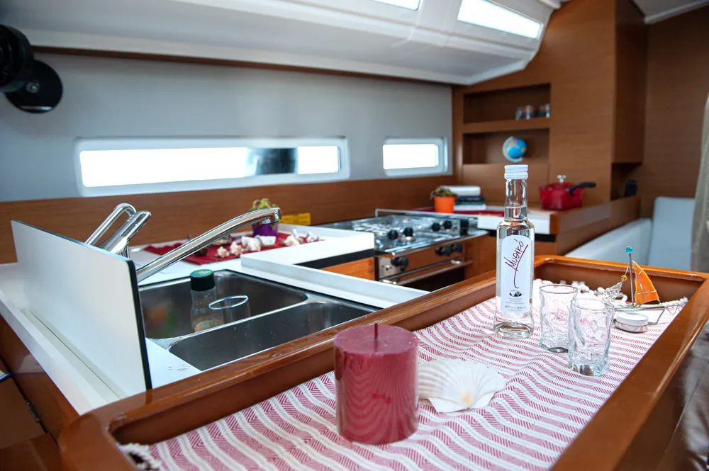Sun Odyssey 410 Marianna — фотография яхты 20