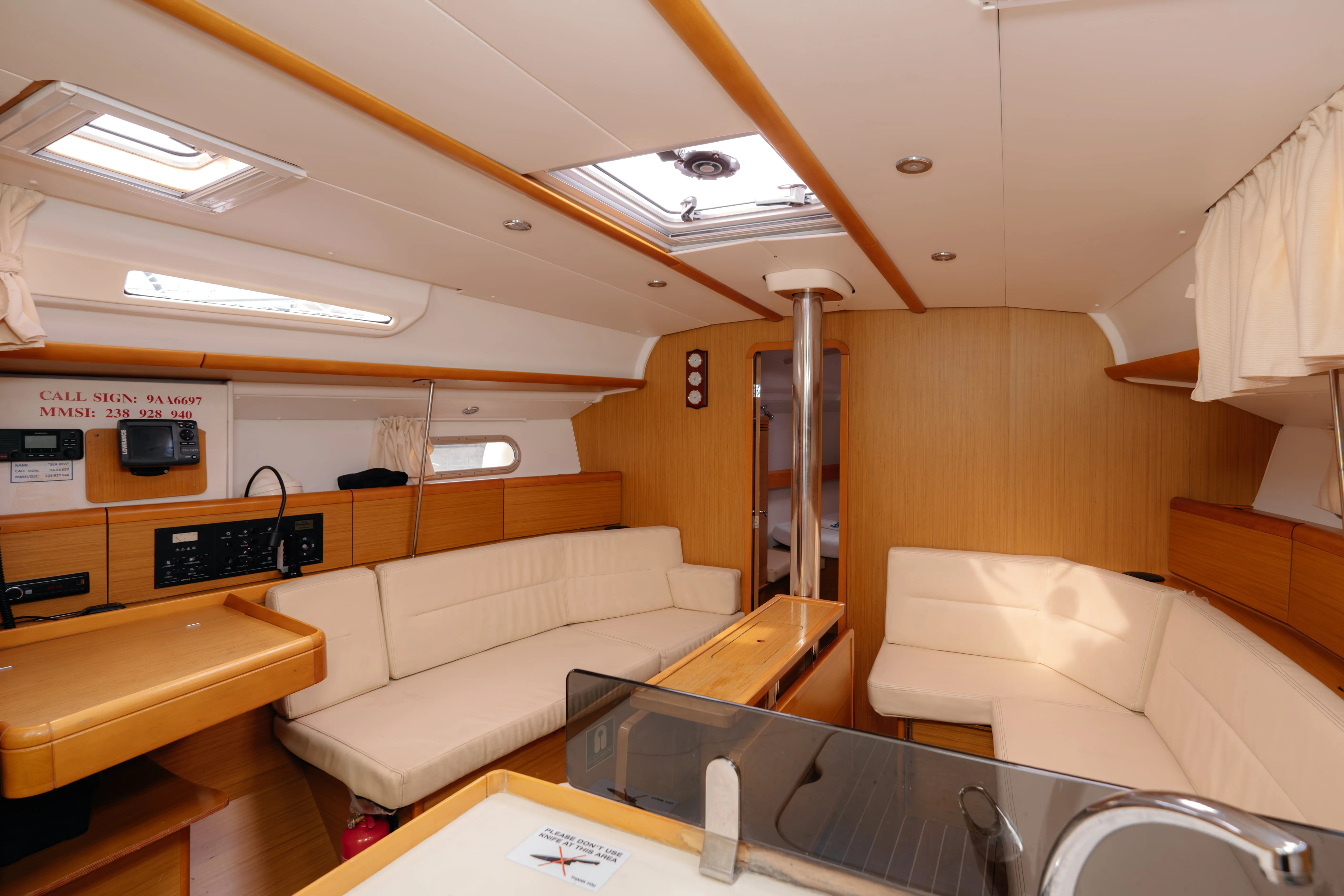 Sun Odyssey 42 i Classic — фотография яхты 9