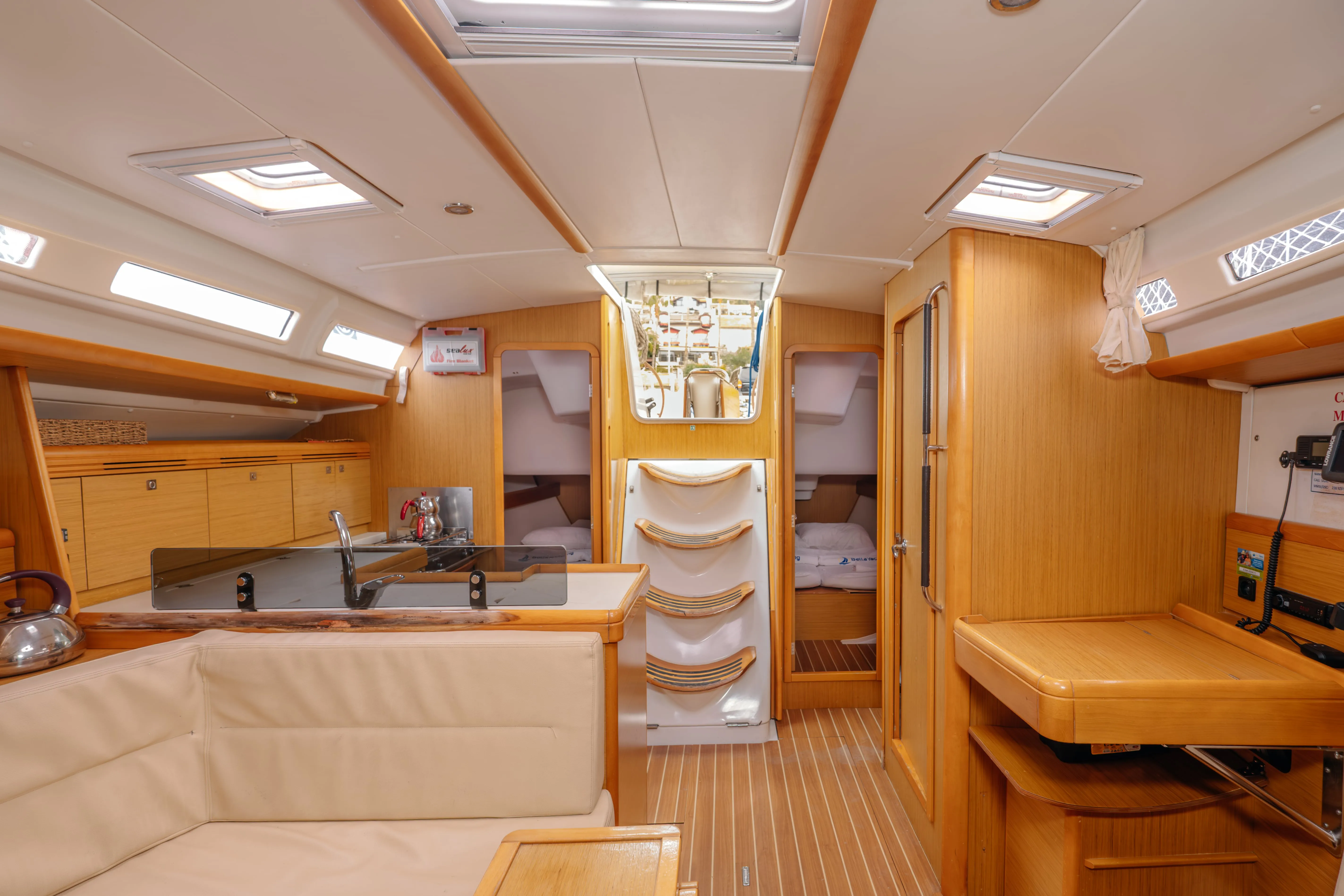 Sun Odyssey 42 i Classic — фотография яхты 7