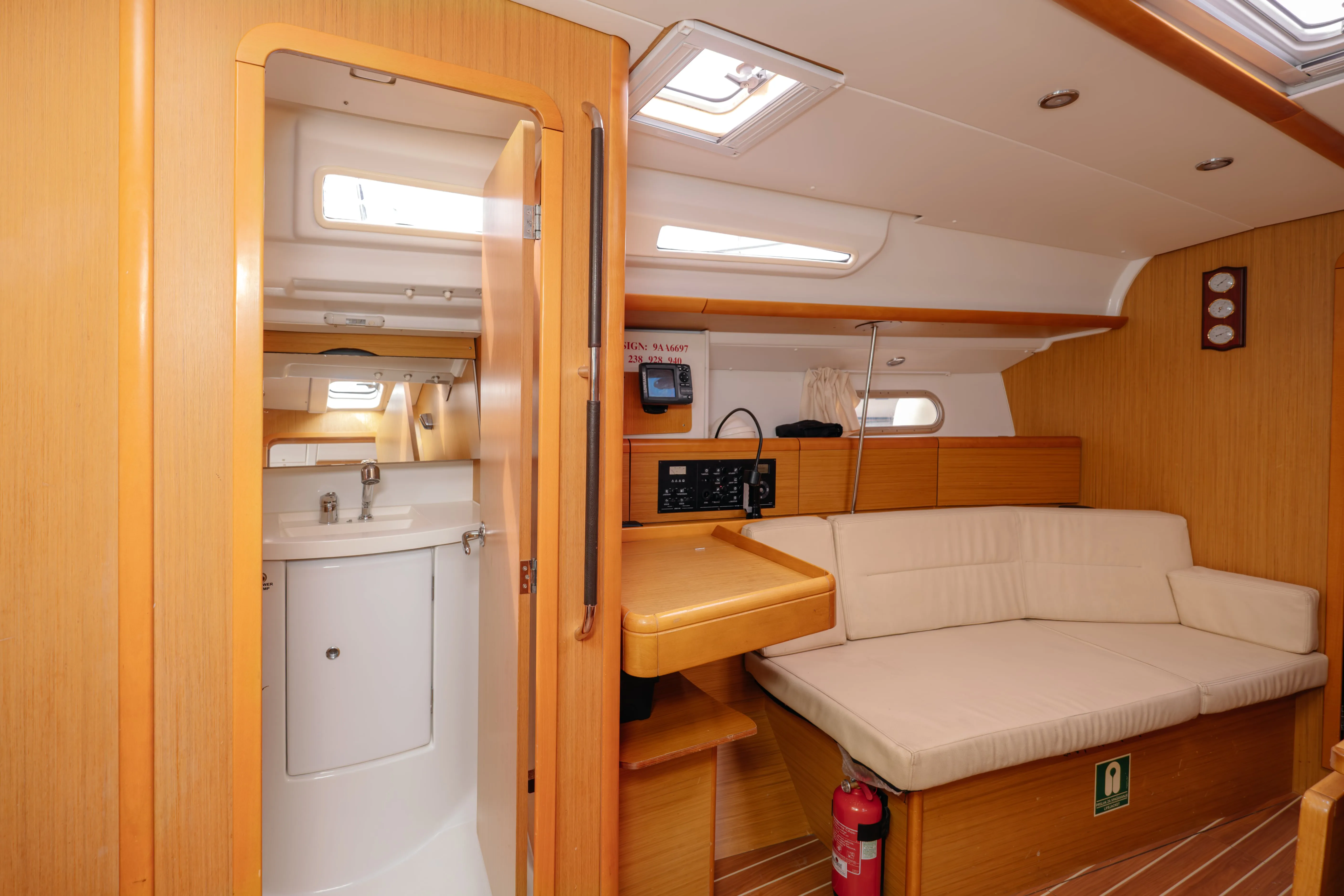 Sun Odyssey 42 i Classic — фотография яхты 10