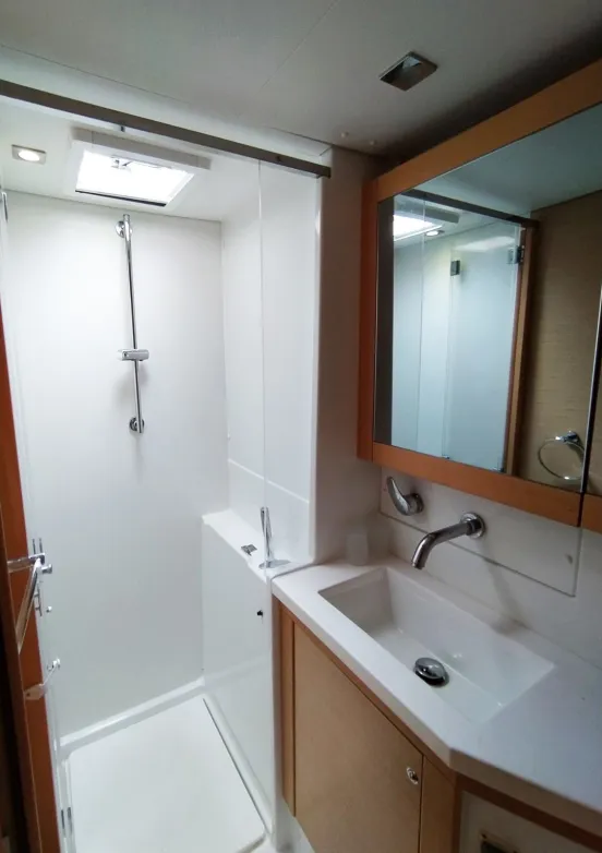 Lagoon 450 Fly Azraq — jahifoto 14